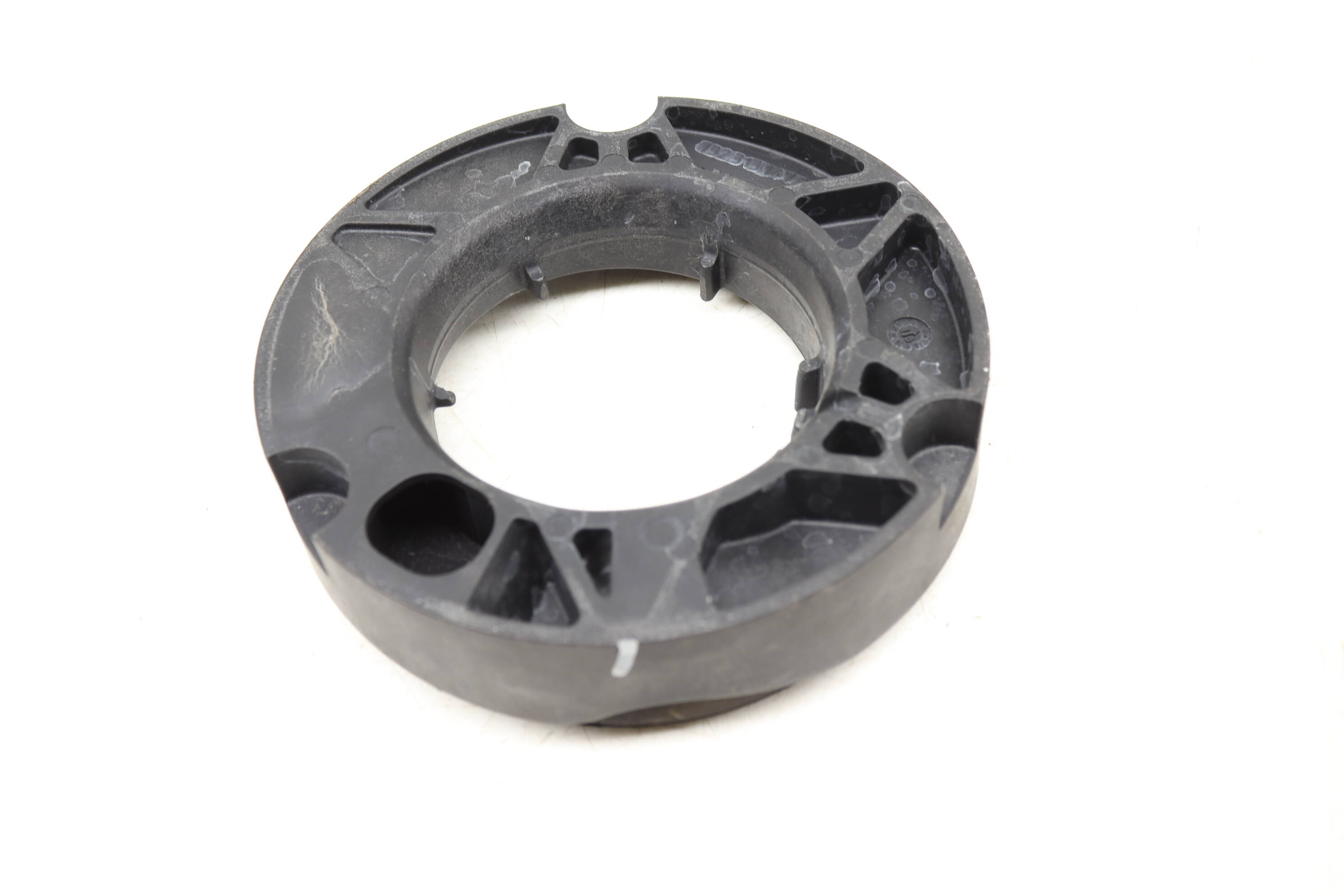 Upper&#x20;Strut&#x20;Mount&#x20;&#x2F;&#x20;Bushing&#x20;4M0411189