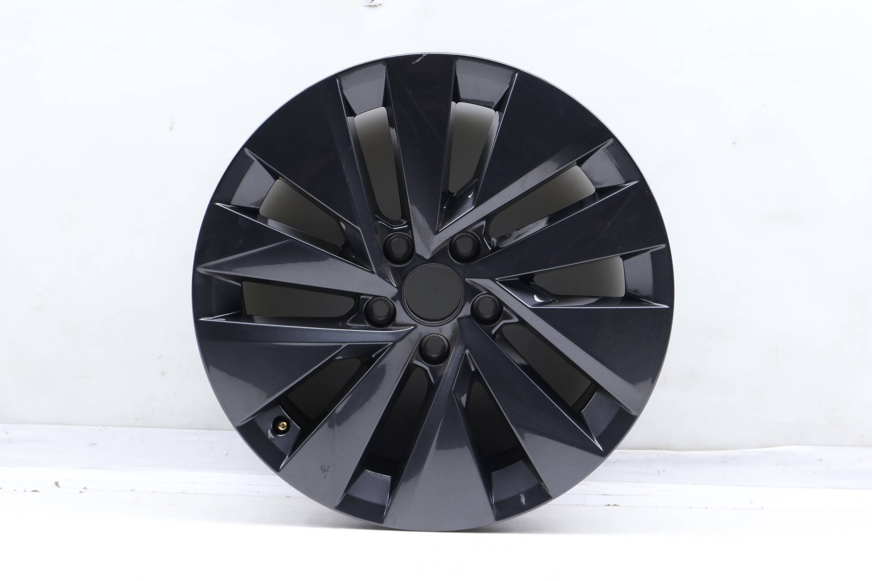 17" Inch Alloy Rim / Wheel 2GJ601025