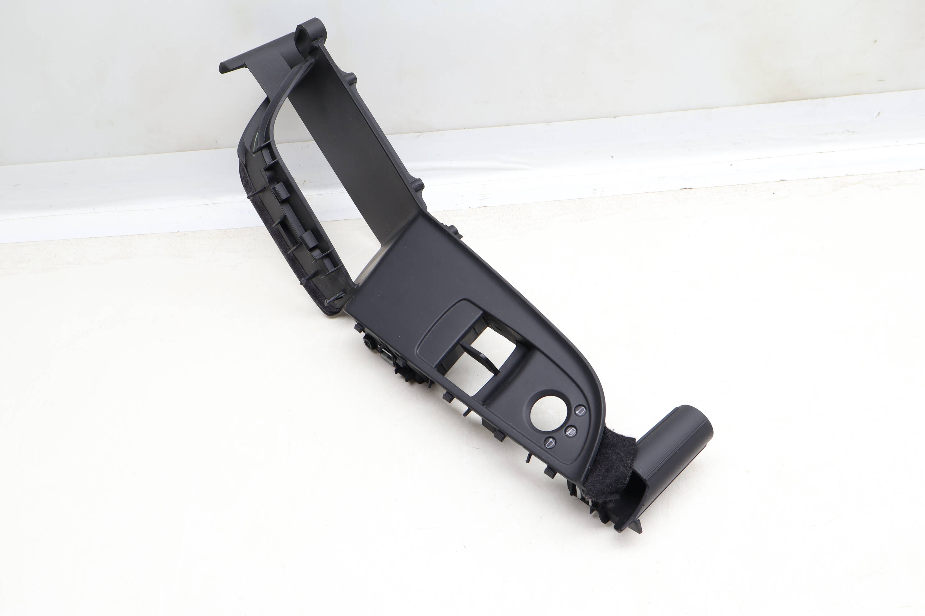 Door Pull Switch Trim 8T1867171