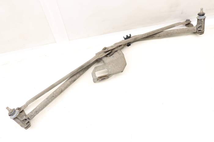 Windshield Wiper Transmission / Bracket 701955325 main product photo