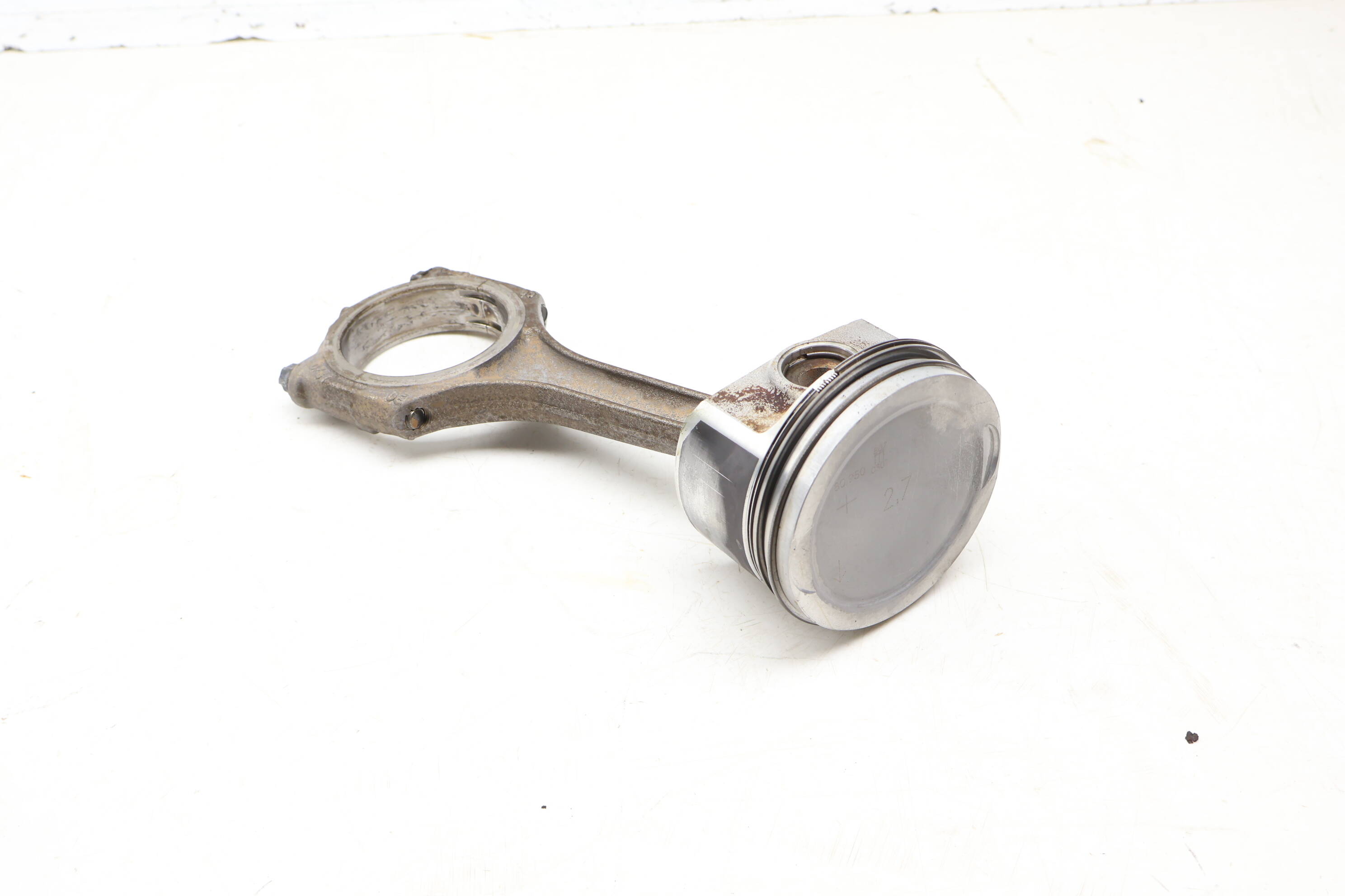 Piston / Connecting Rod 078107065AN