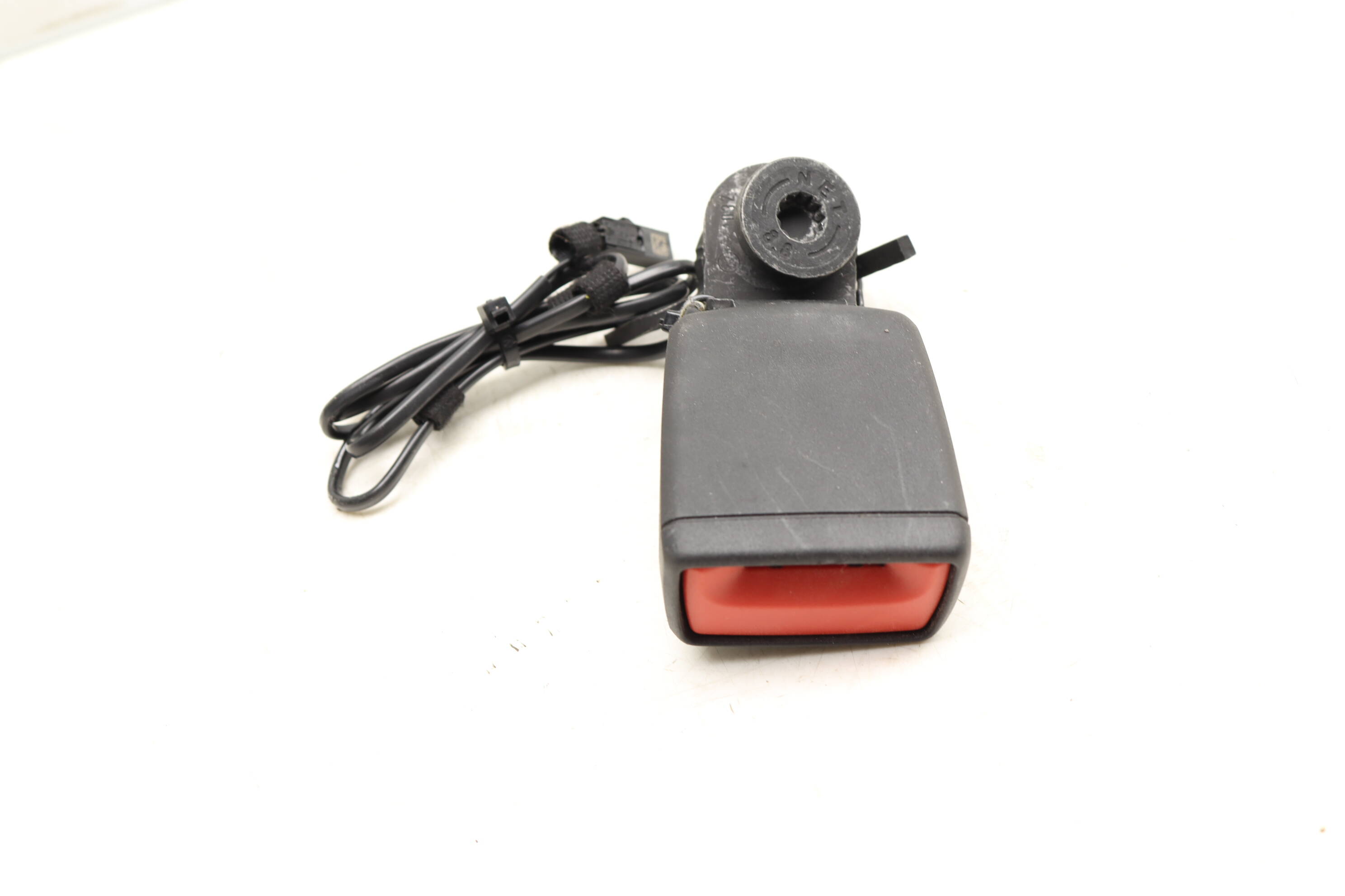 Seat Belt Buckle / Receiver 9J1857754E