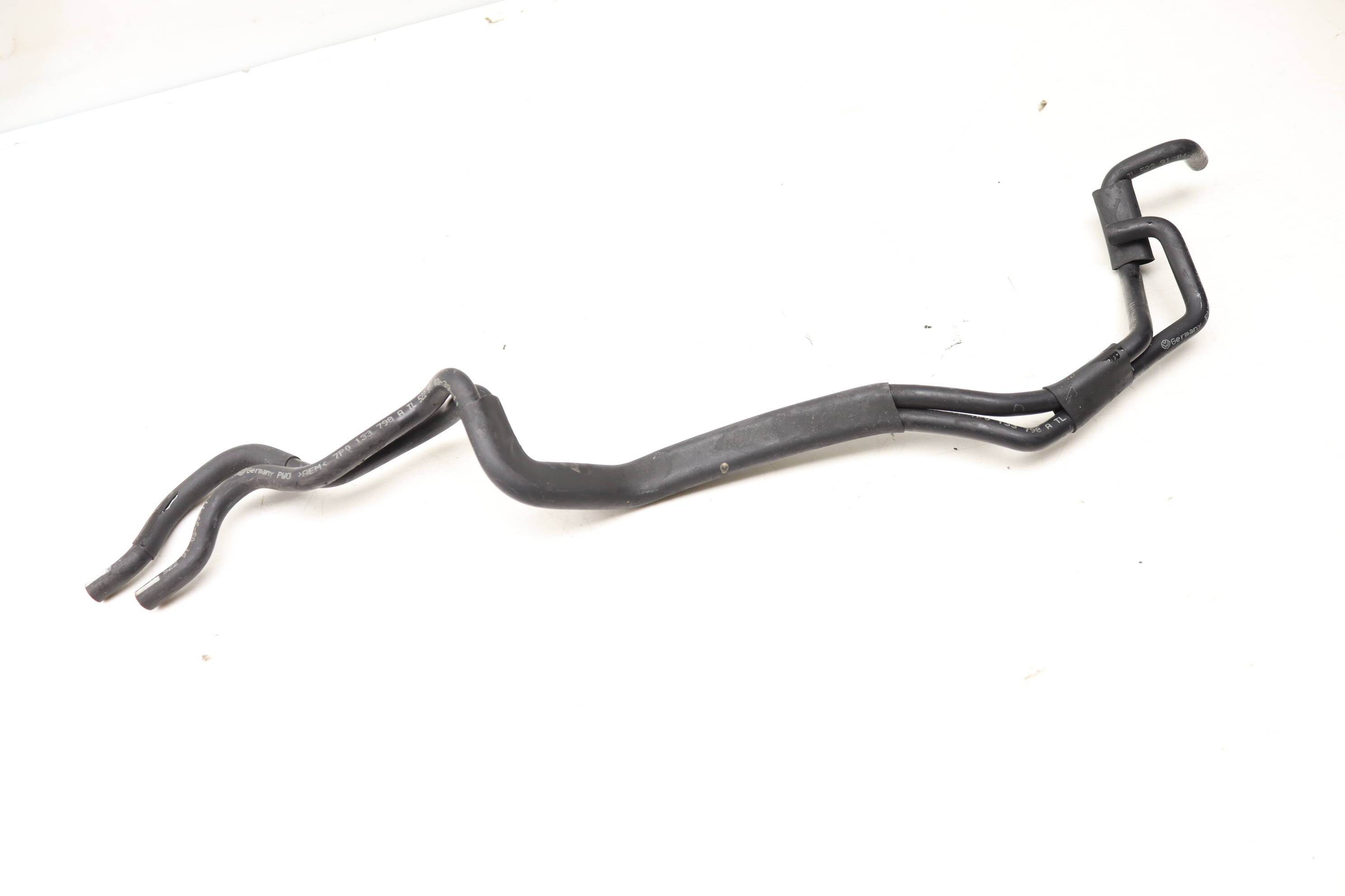 Vacuum Hose / Line 7P0133798A 95811035060