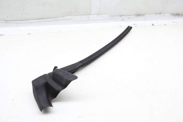 Inner Window Slot Seal 8V7839479 main product photo