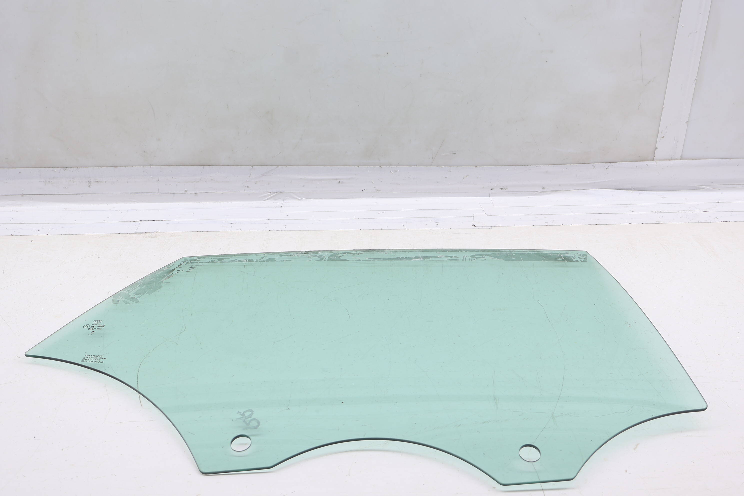 Door Window Glass 8W8845206B