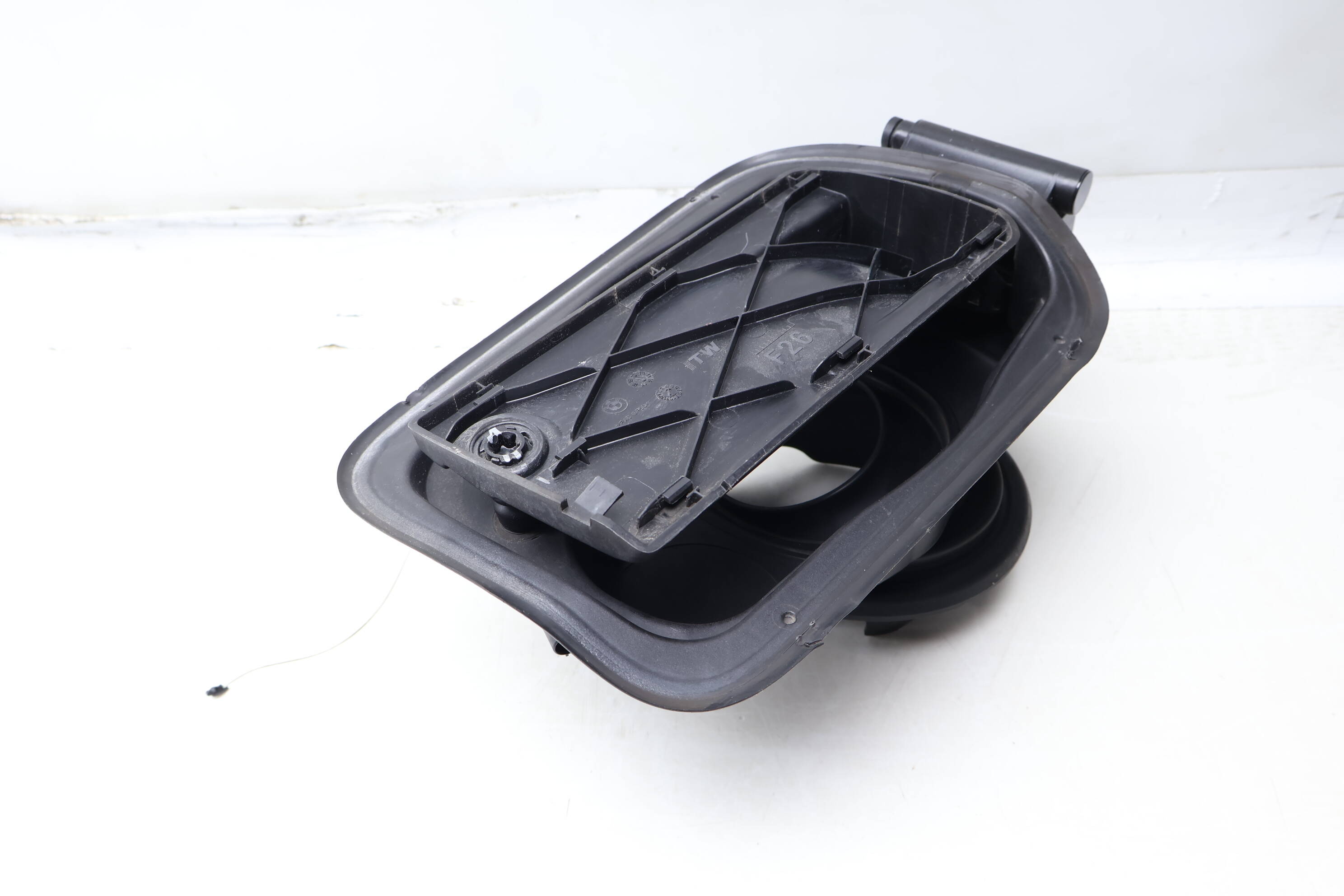 Gas&#x20;&#x2F;&#x20;Fuel&#x20;Filler&#x20;Door&#x20;Bracket&#x20;51177370263