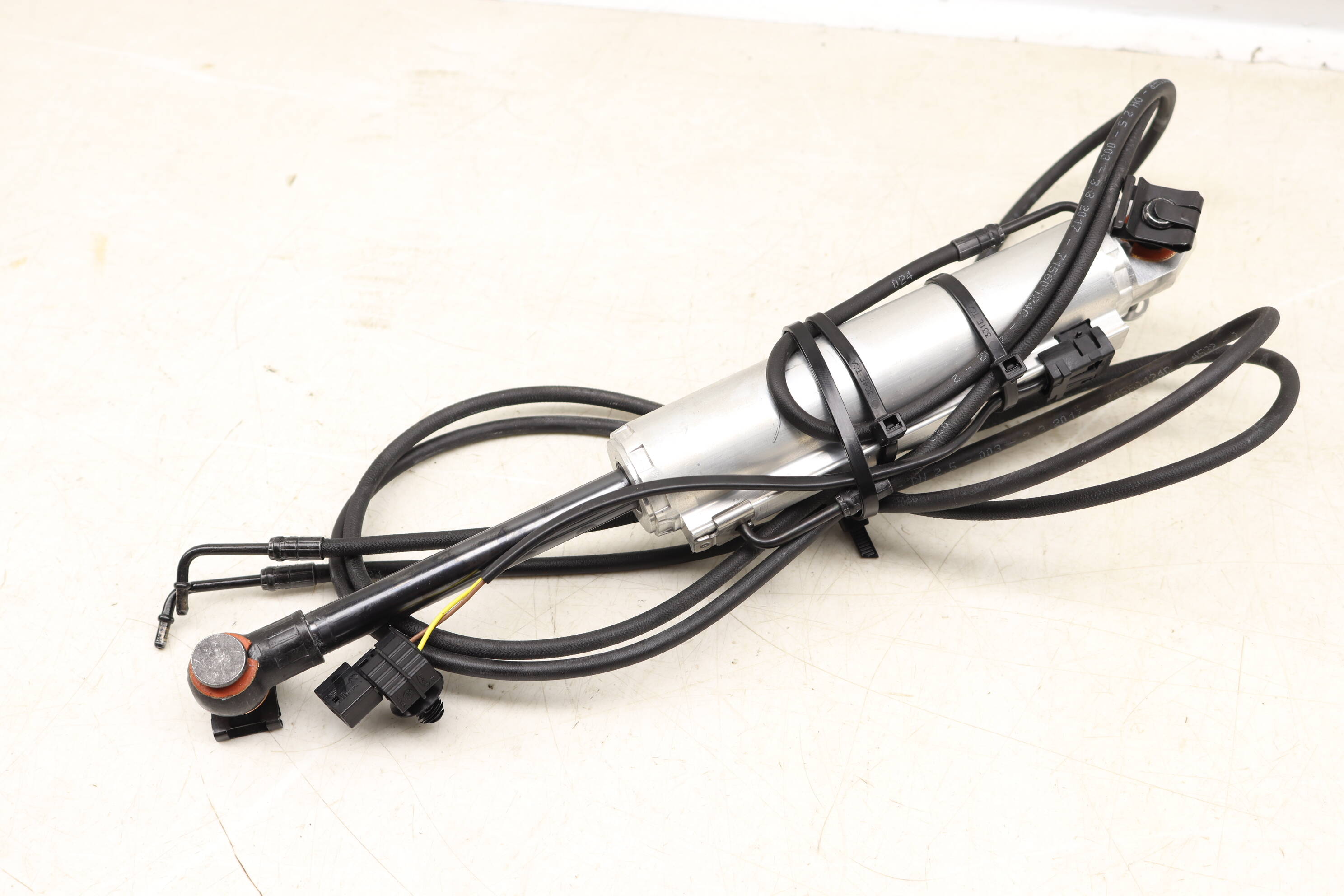 BMW Right Convertible Top Hydraulic Cylinder / Strut 54377183316