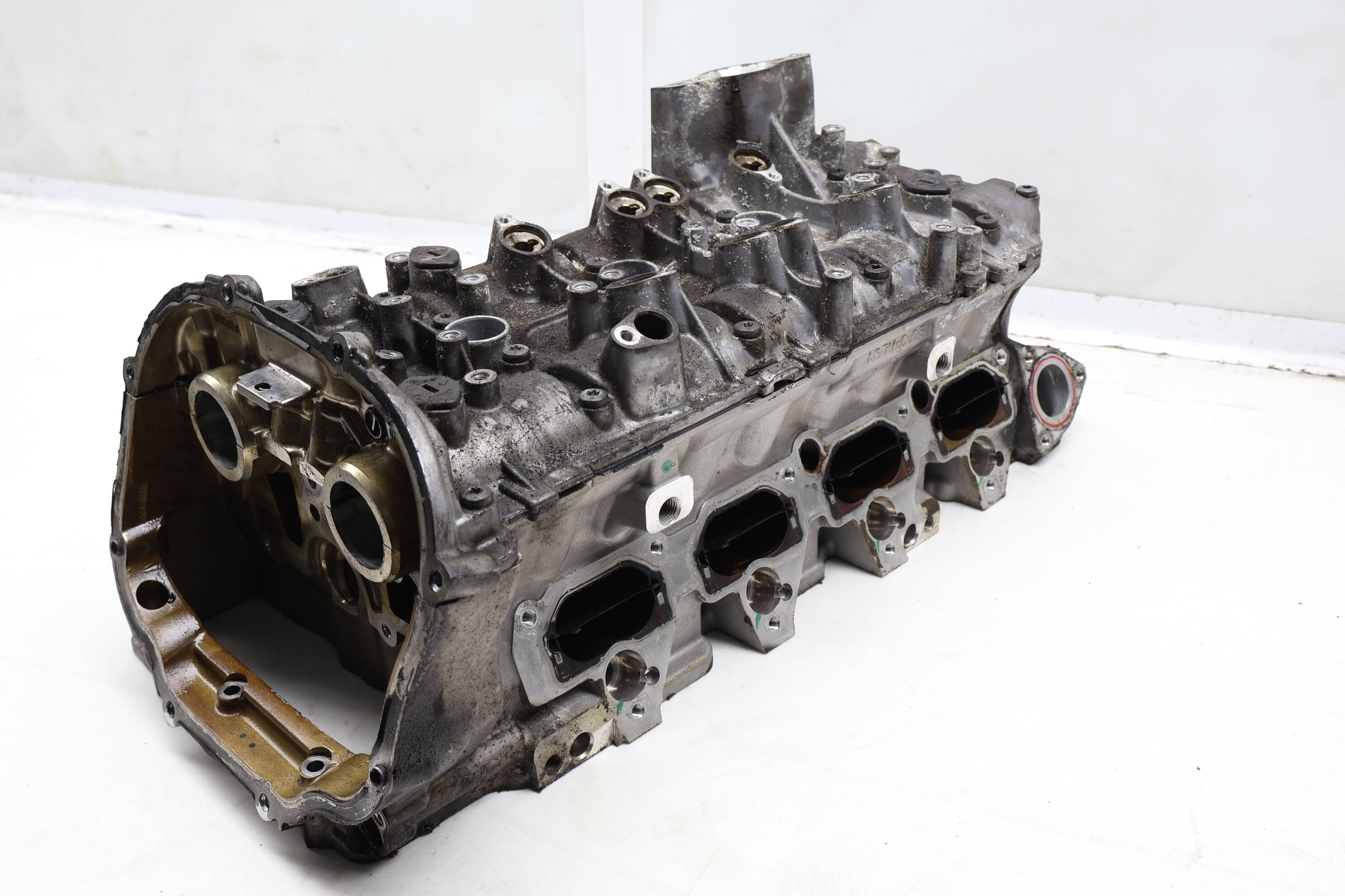 【2024最新】SNSで話題・人気の商品のおすすめアイテム Audi S8 Quattro, (A8 Head Cylinder Engine 4.0T Right その他