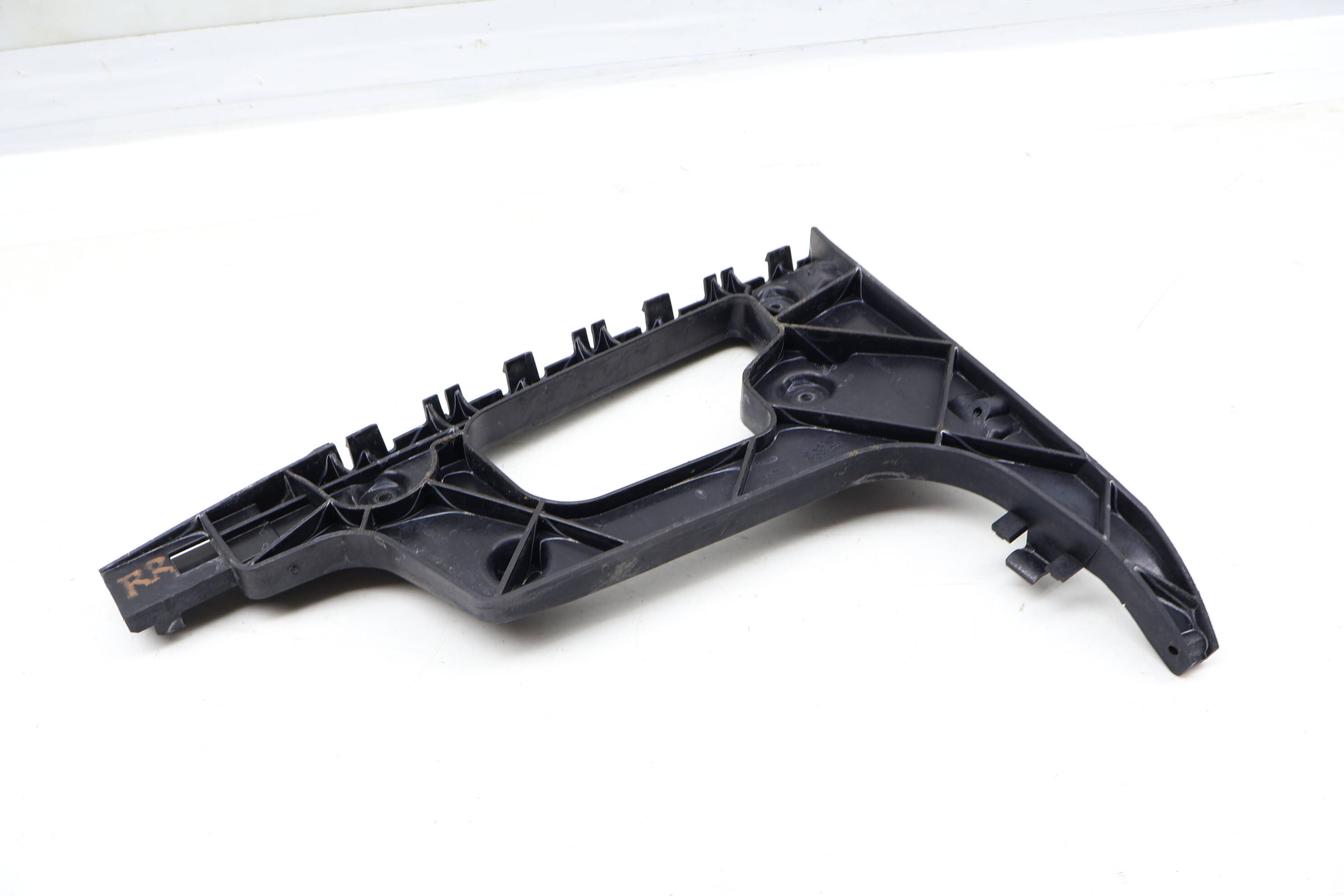 Bumper Guide / Bracket 8T0807454