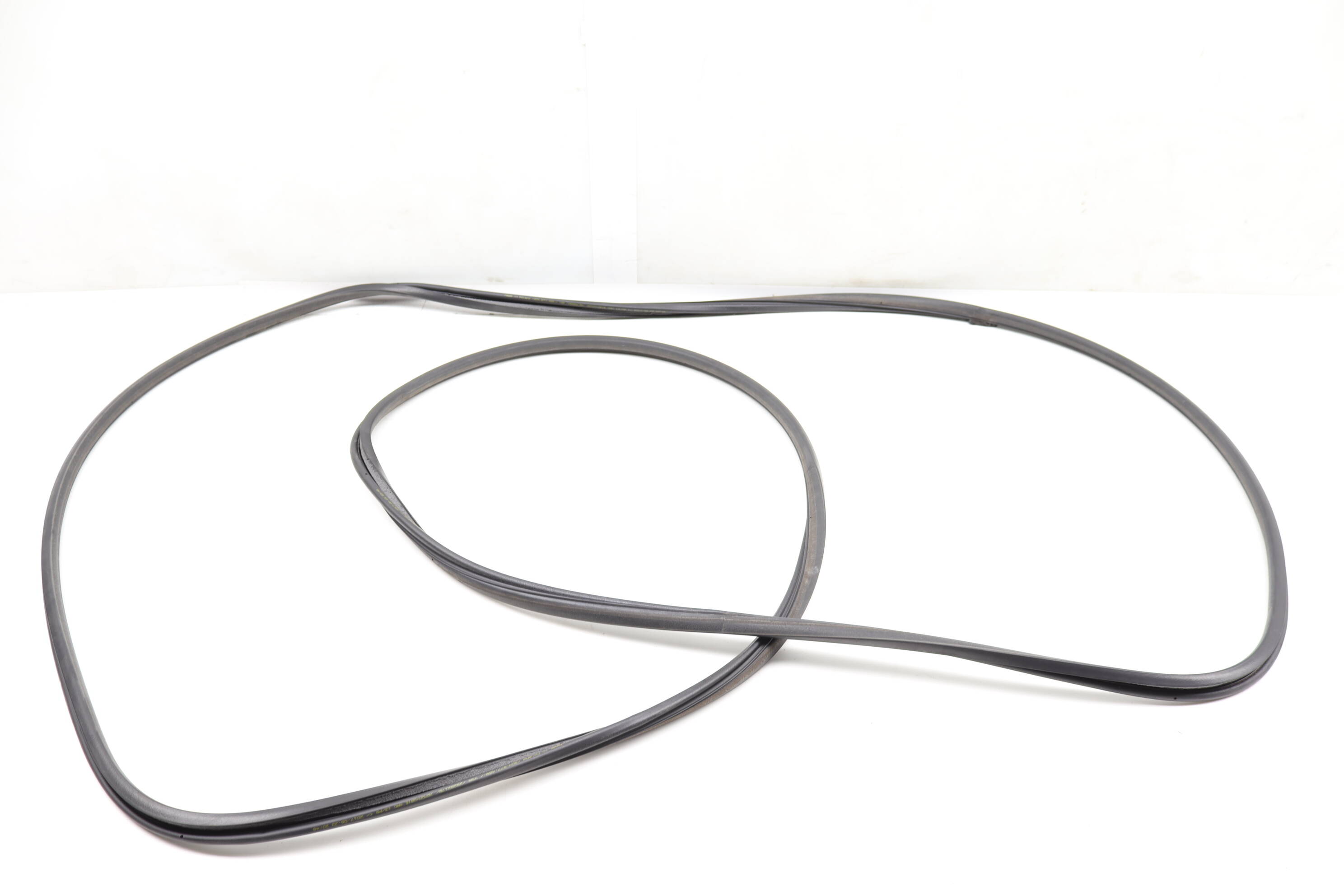 Sun Roof Seal / Weatherstripping 5G9877459A