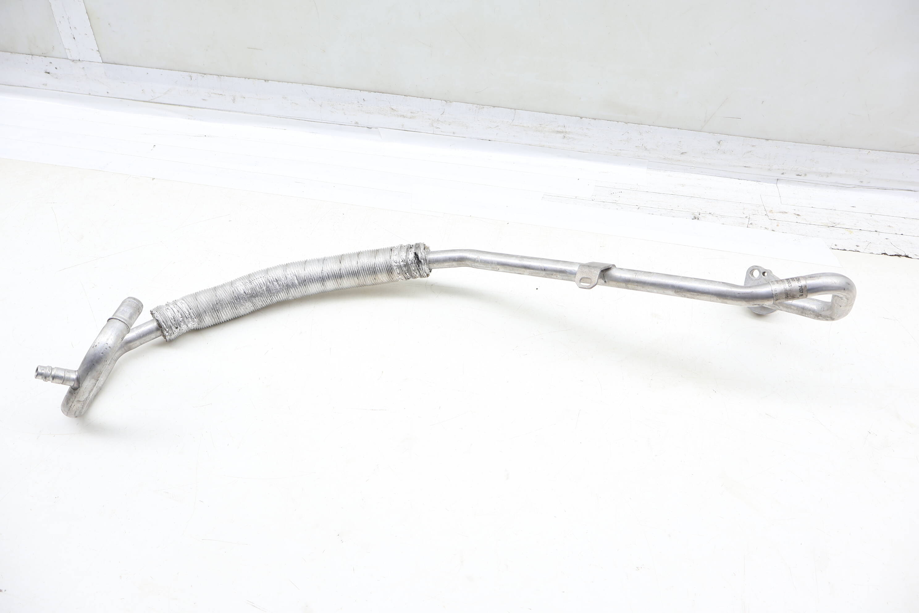Ac Line / Pipe 95B260707E
