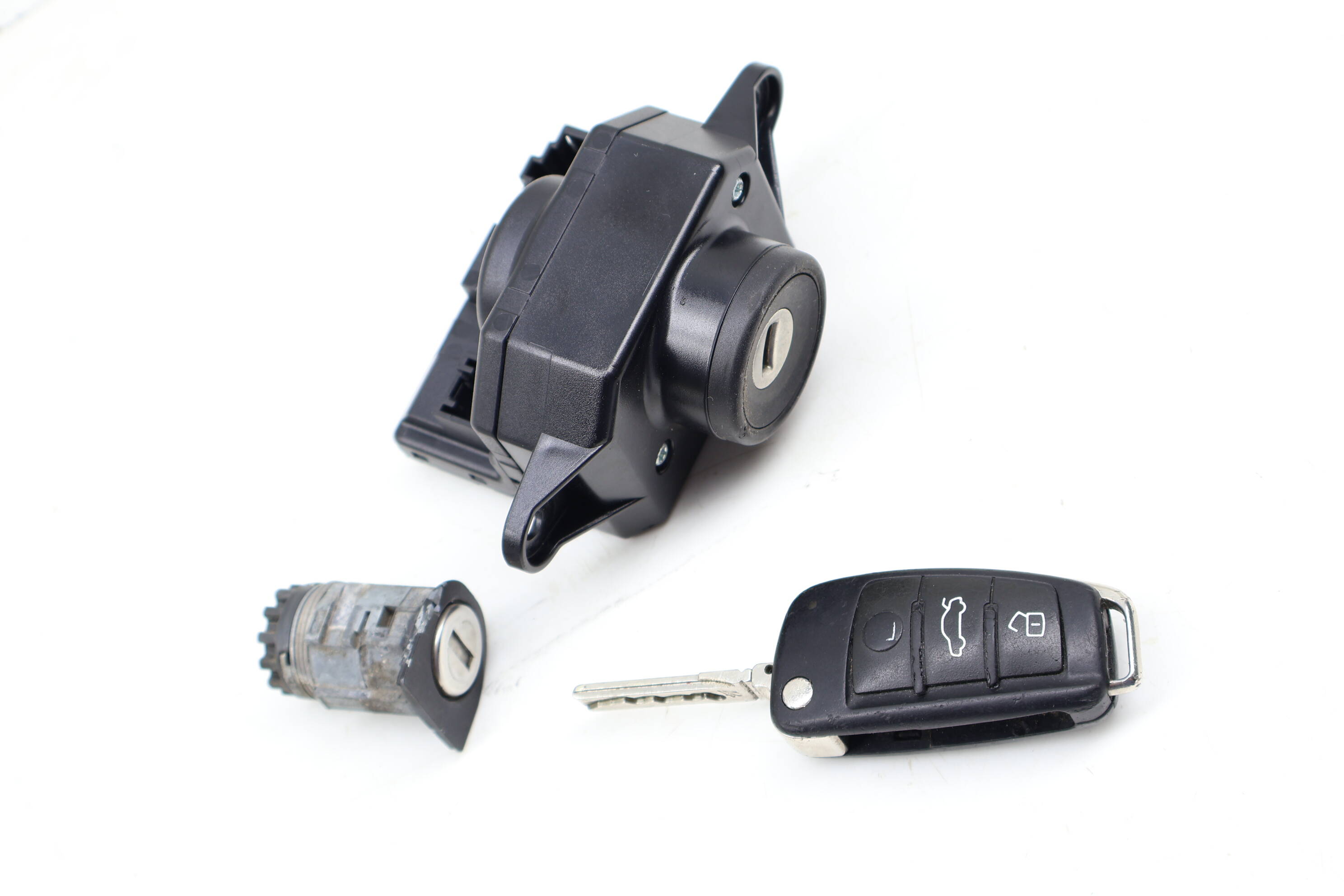 Ignition Lock Switch / Cylinder Set W/ Key 4F0898375L