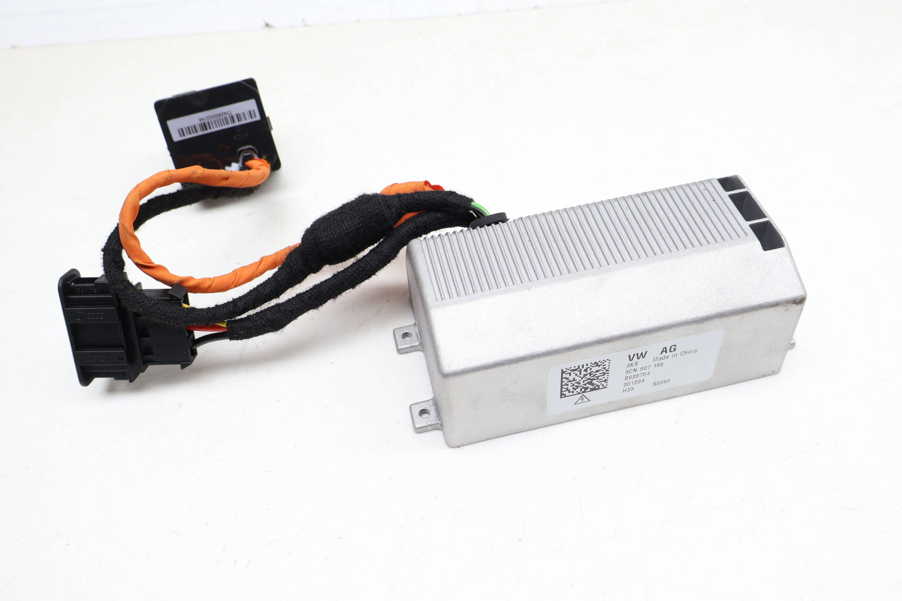 Power Outlet Inverter 3CN907155