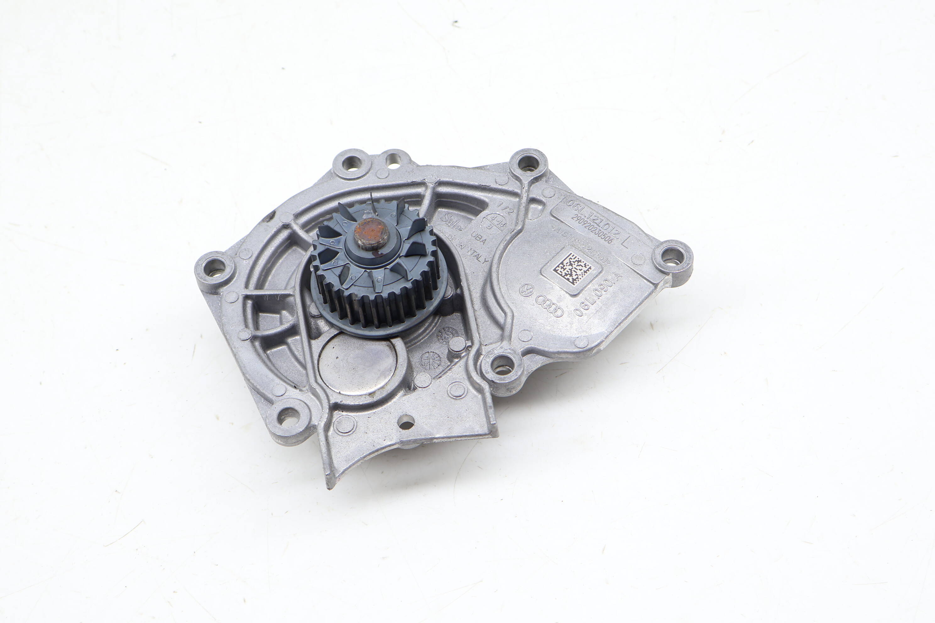 Coolant / Water Pump 06L121012L