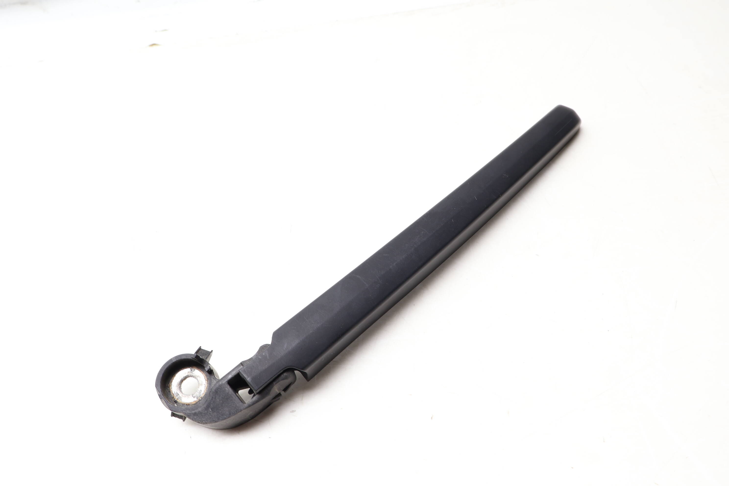 Hatch Glass Wiper Arm 8R0955407