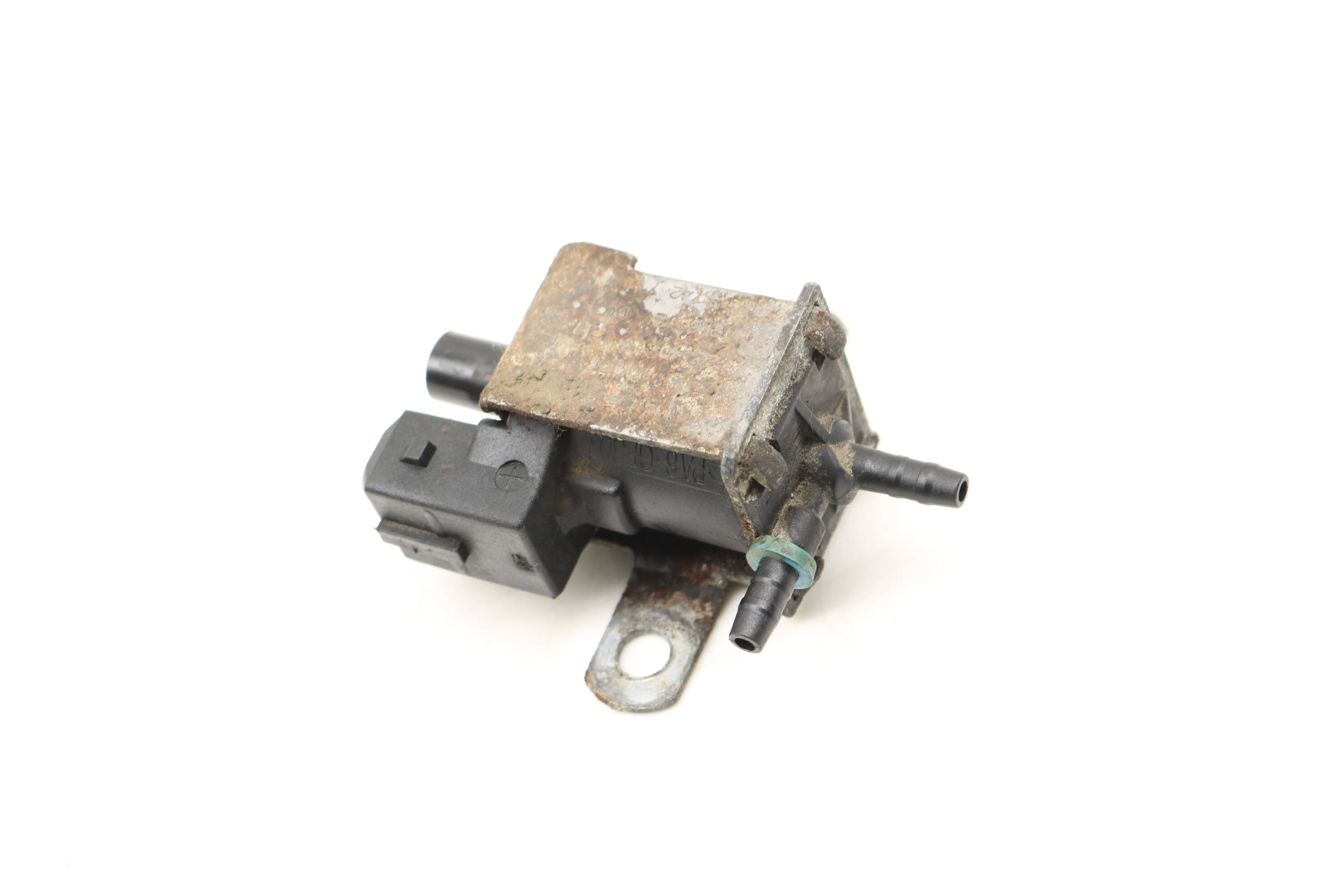 BMW Vacuum Control Valve (740iL, X5, Z8, 530i, M5) 11741742711