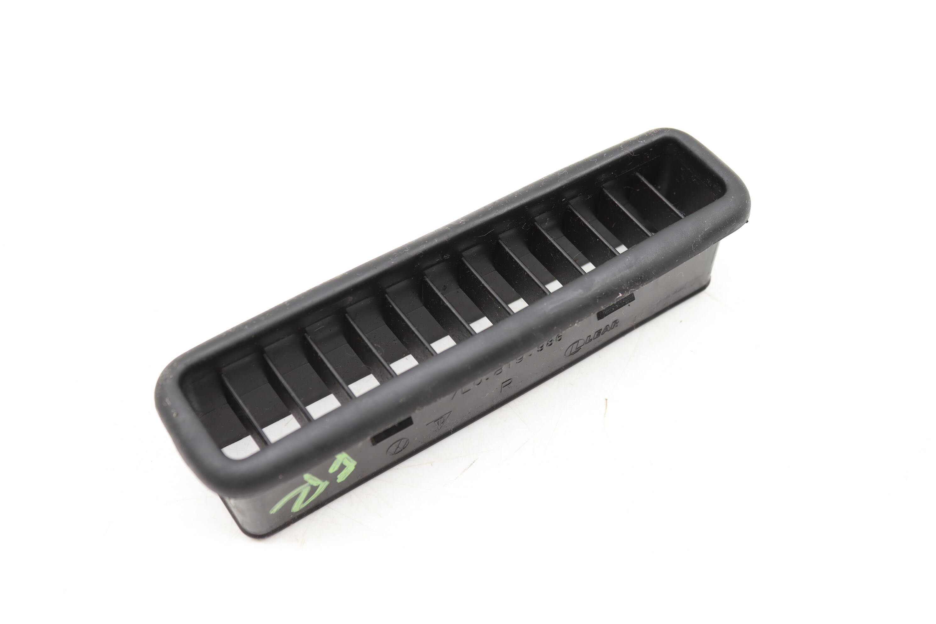 Dash Air Vent 7L0819986 95555588601