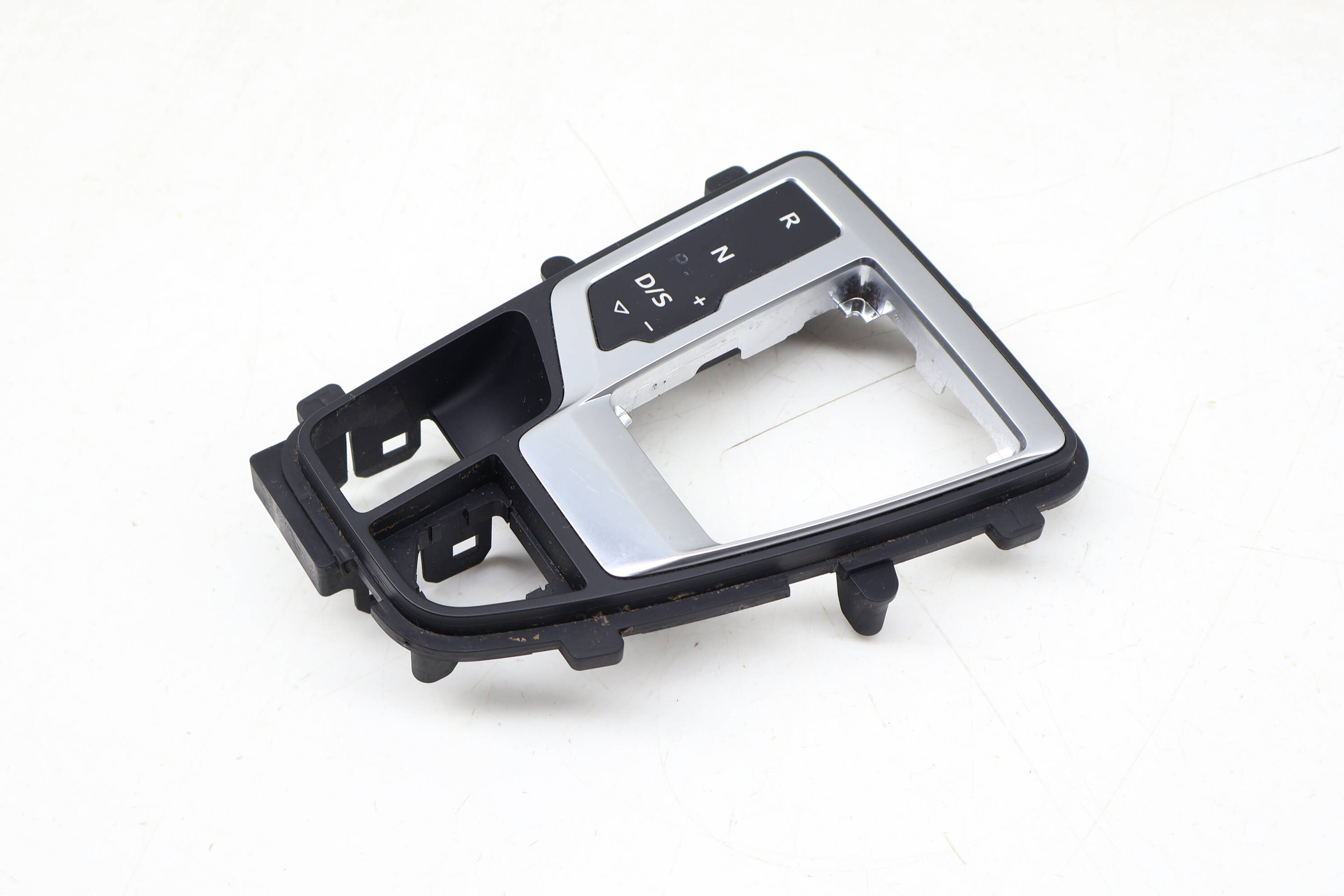 Automatic Shift Selector Cover / Circuit Board 80B713111C
