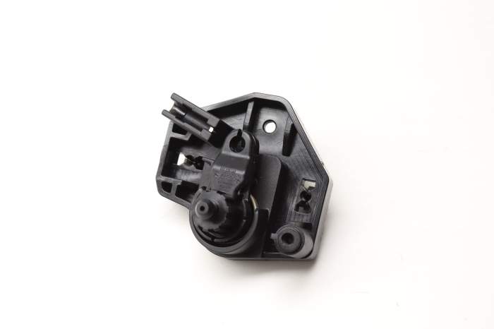 Hood Release Lever / Handle Bracket 8Y1823633 main product photo