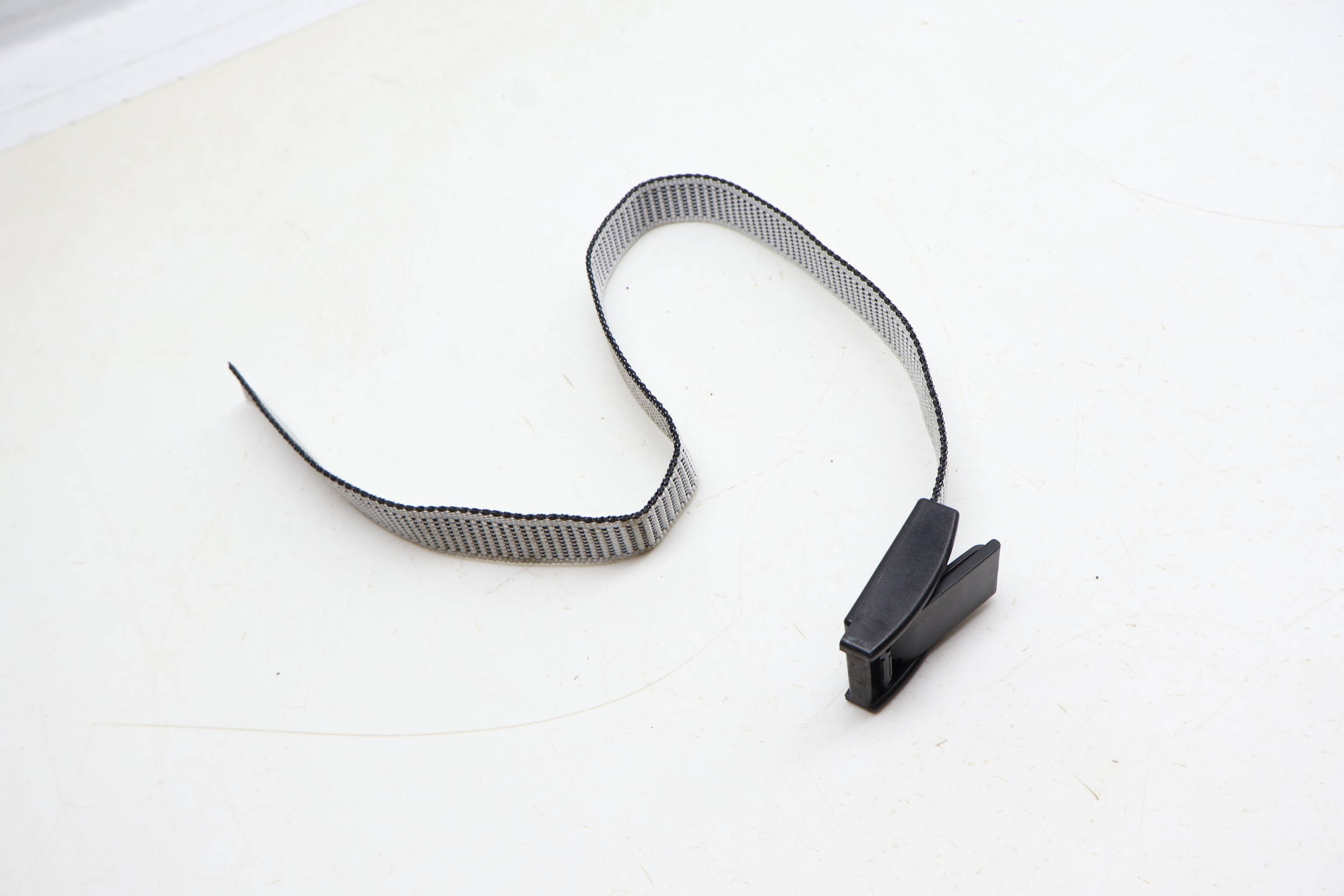 Retaining Strap 5G0867749