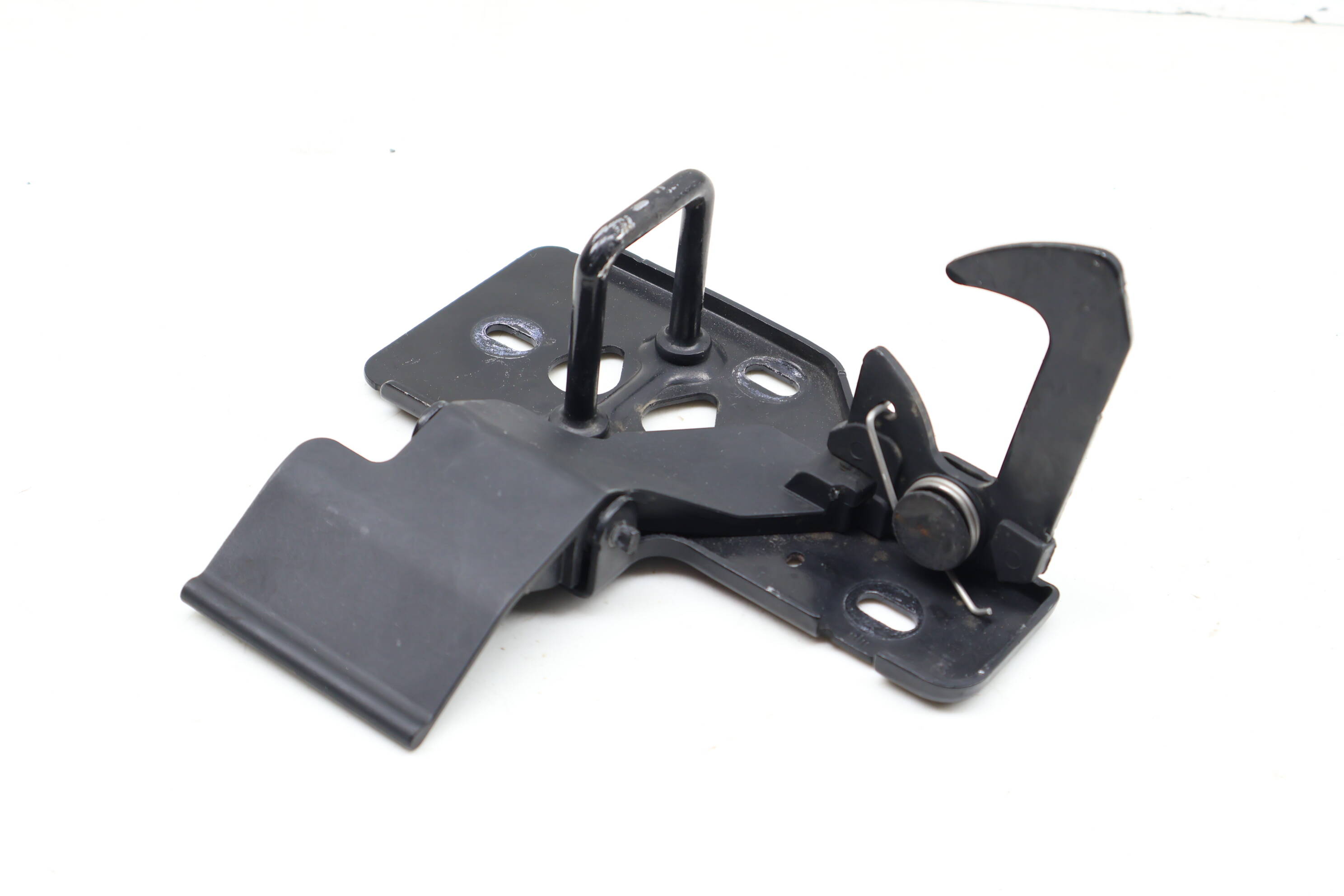 Upper Hood Latch / Lever 7P5823480B 95851148001