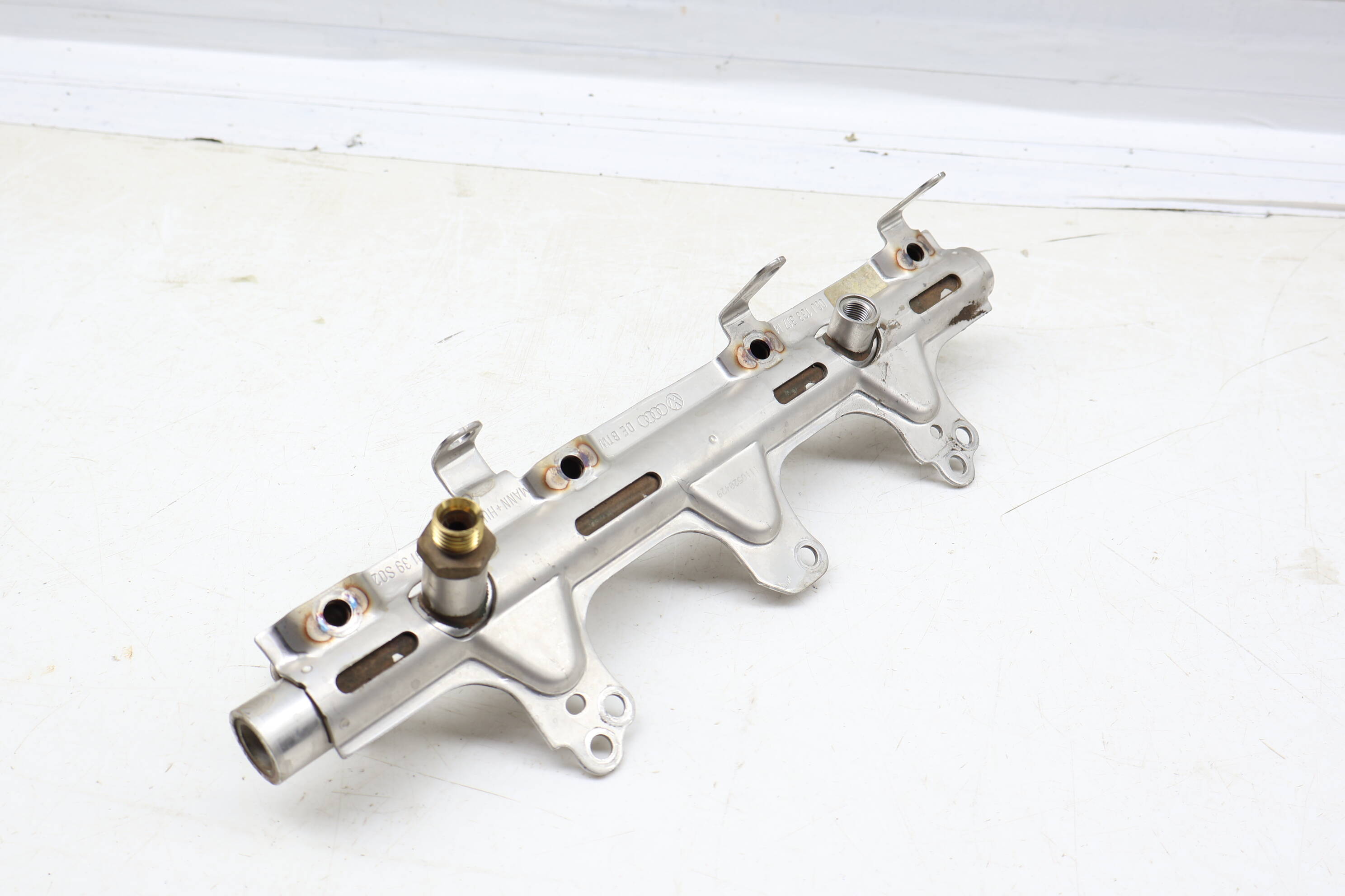 Fuel&#x20;Rail&#x20;06J133317M