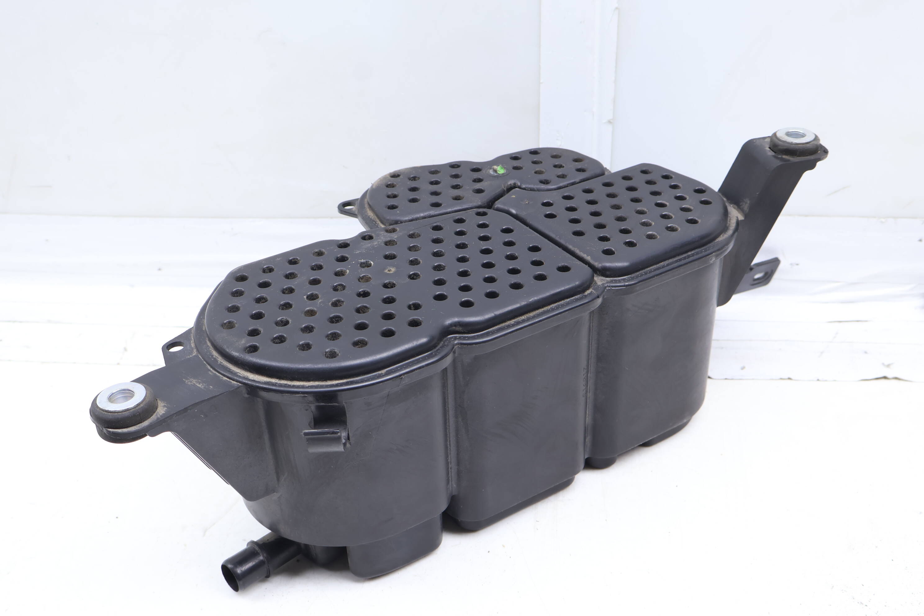 Fuel Evap Charcoal Canister 8K0201801C