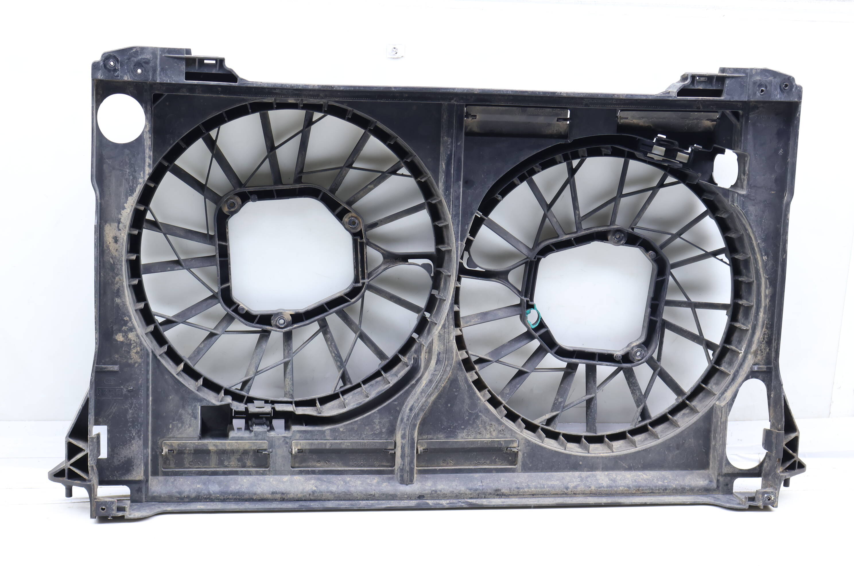 Radiator Dual Fan Cowl / Housing 4E0121205B