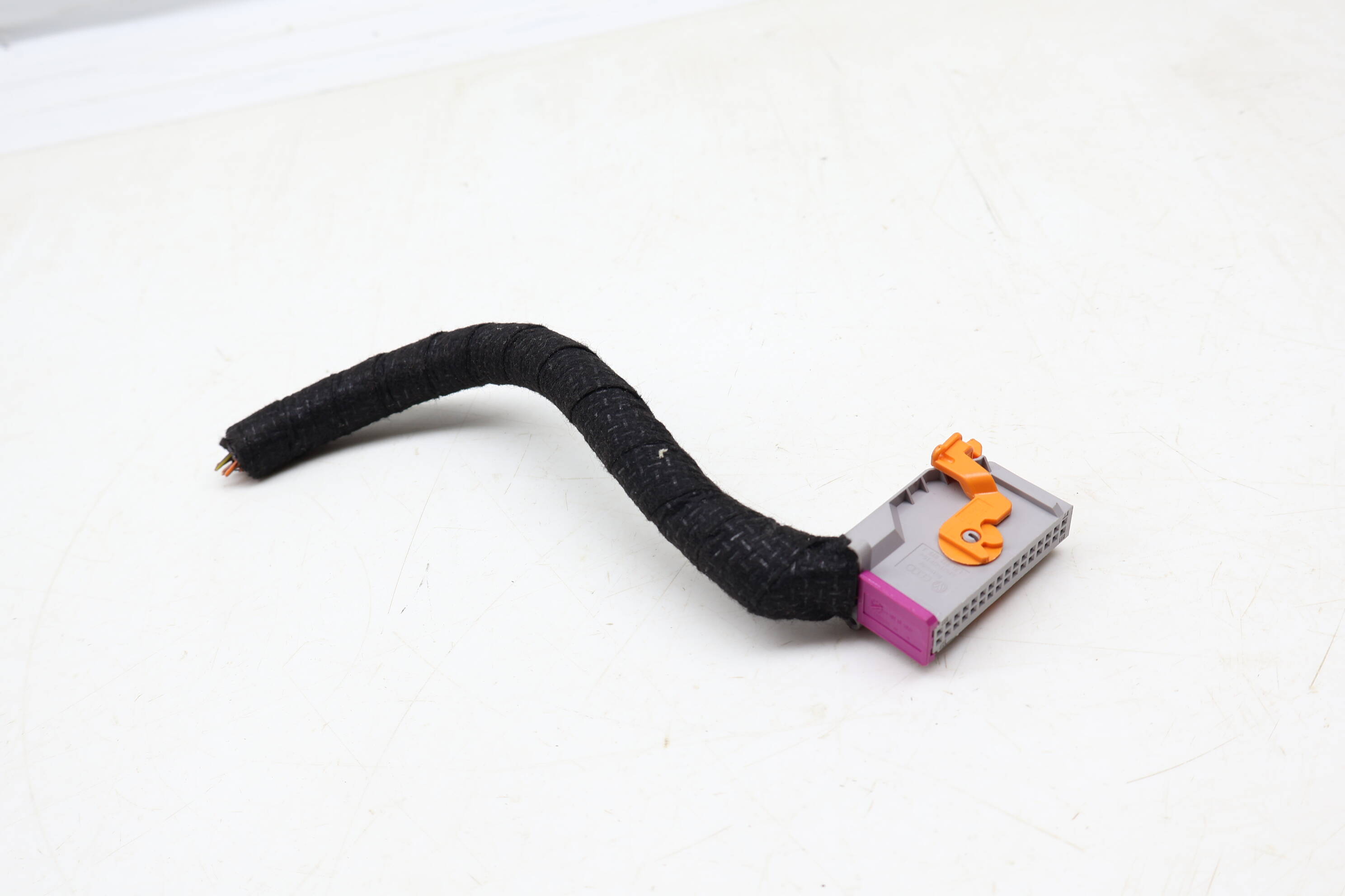 Instrument Cluster Wiring Connector / Pigtail 1J0972977J