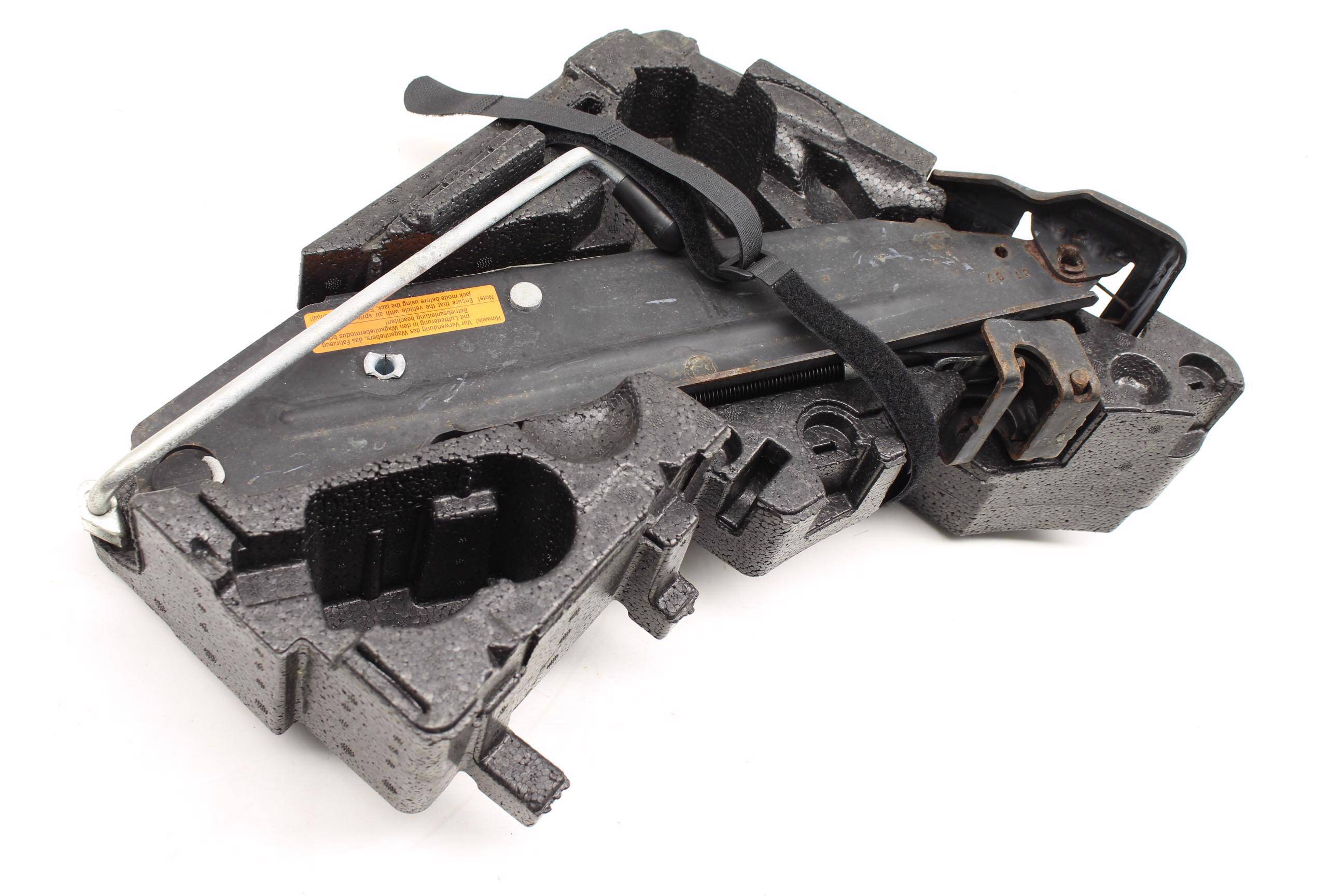 Jack W/ Housing 4L0012112C