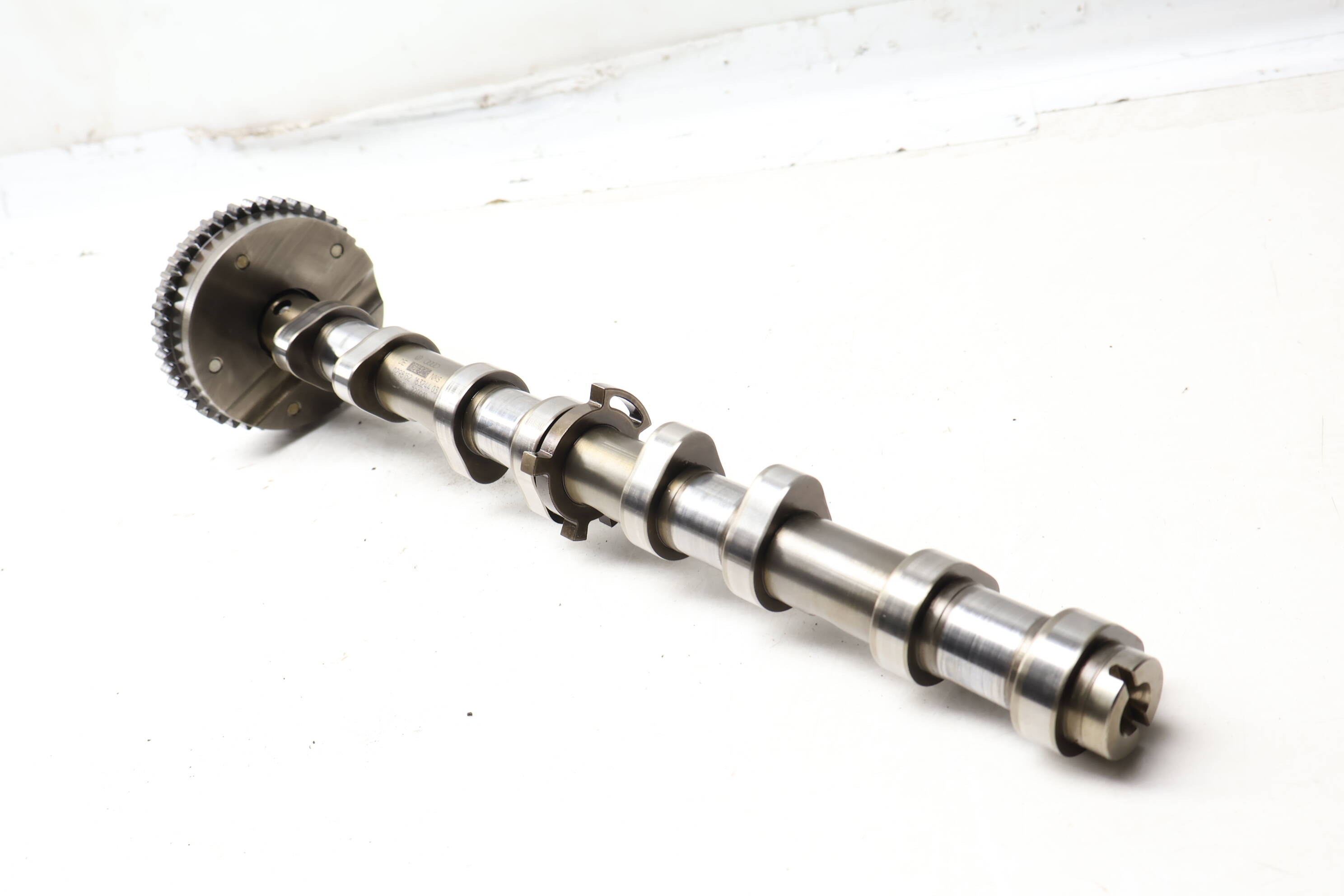 Intake Cam / Camshaft 06H109101D