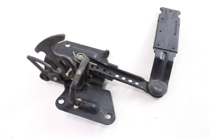 Upper Hood Latch 4B3823480C main product photo