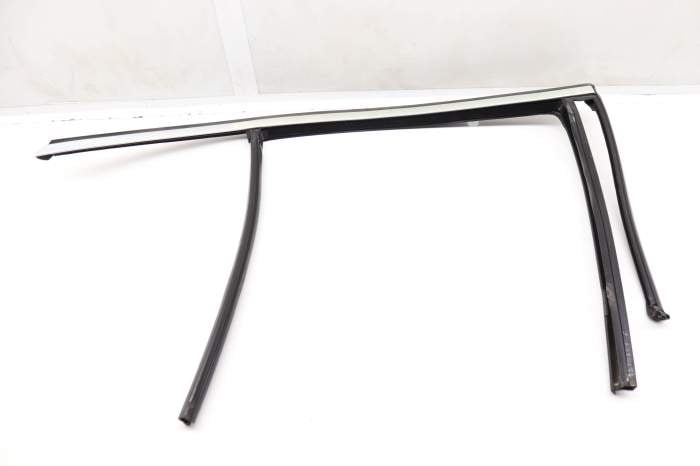 Door Window Glass Channel / Seal 51357407406 main product photo
