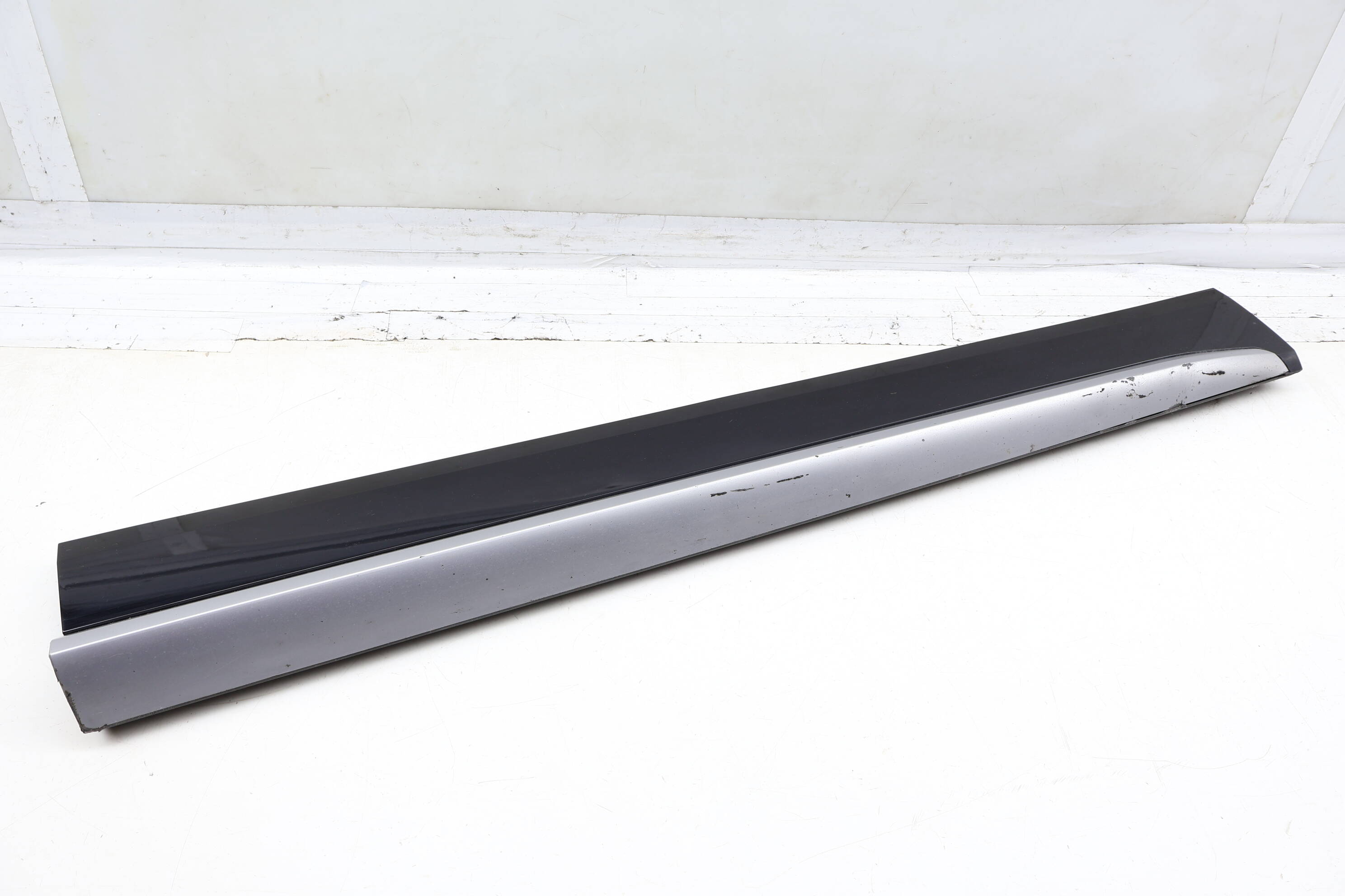 Lower Door Molding / Blade 80A853960A
