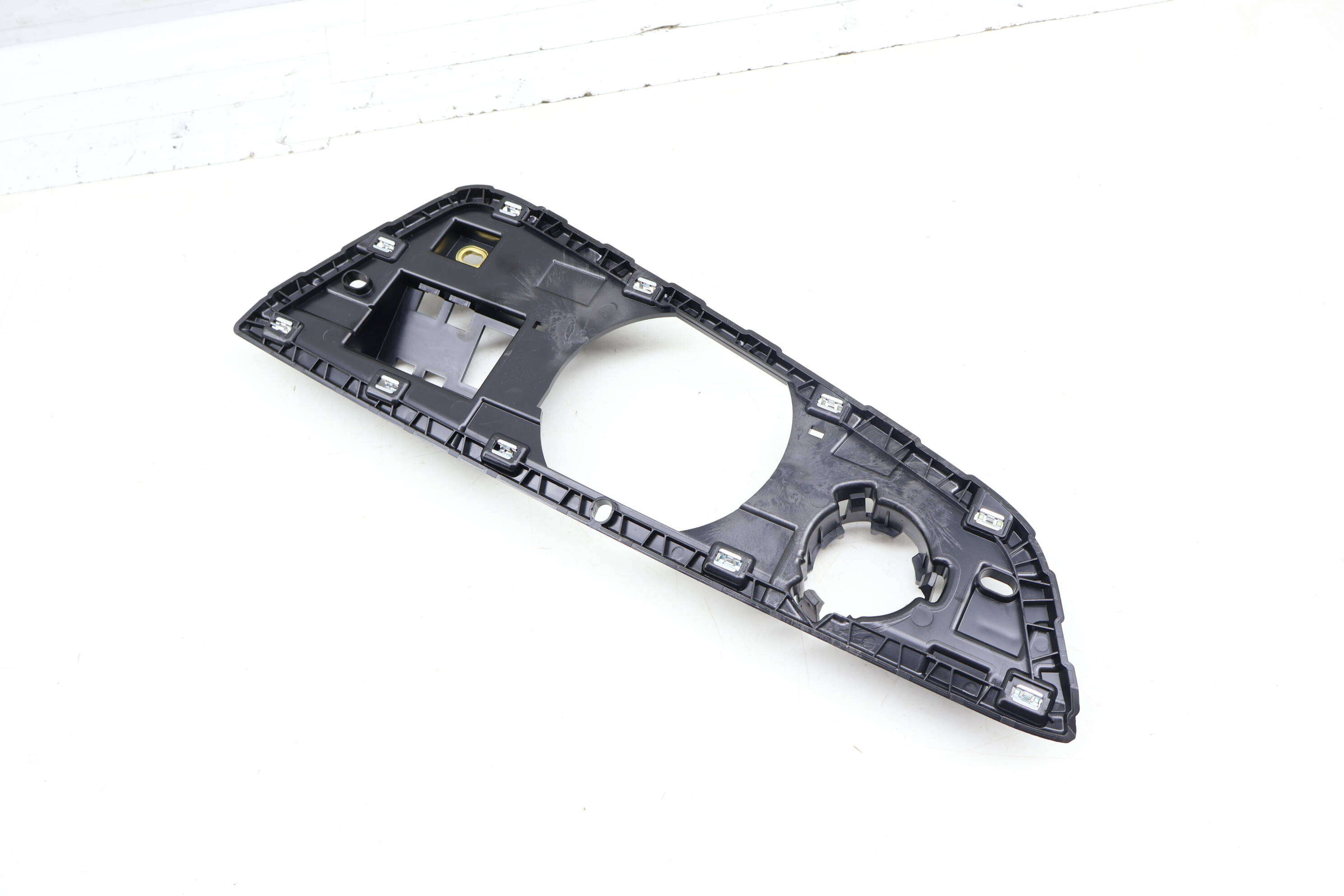 Center Dash Speaker Cover Bracket 4M8857736B