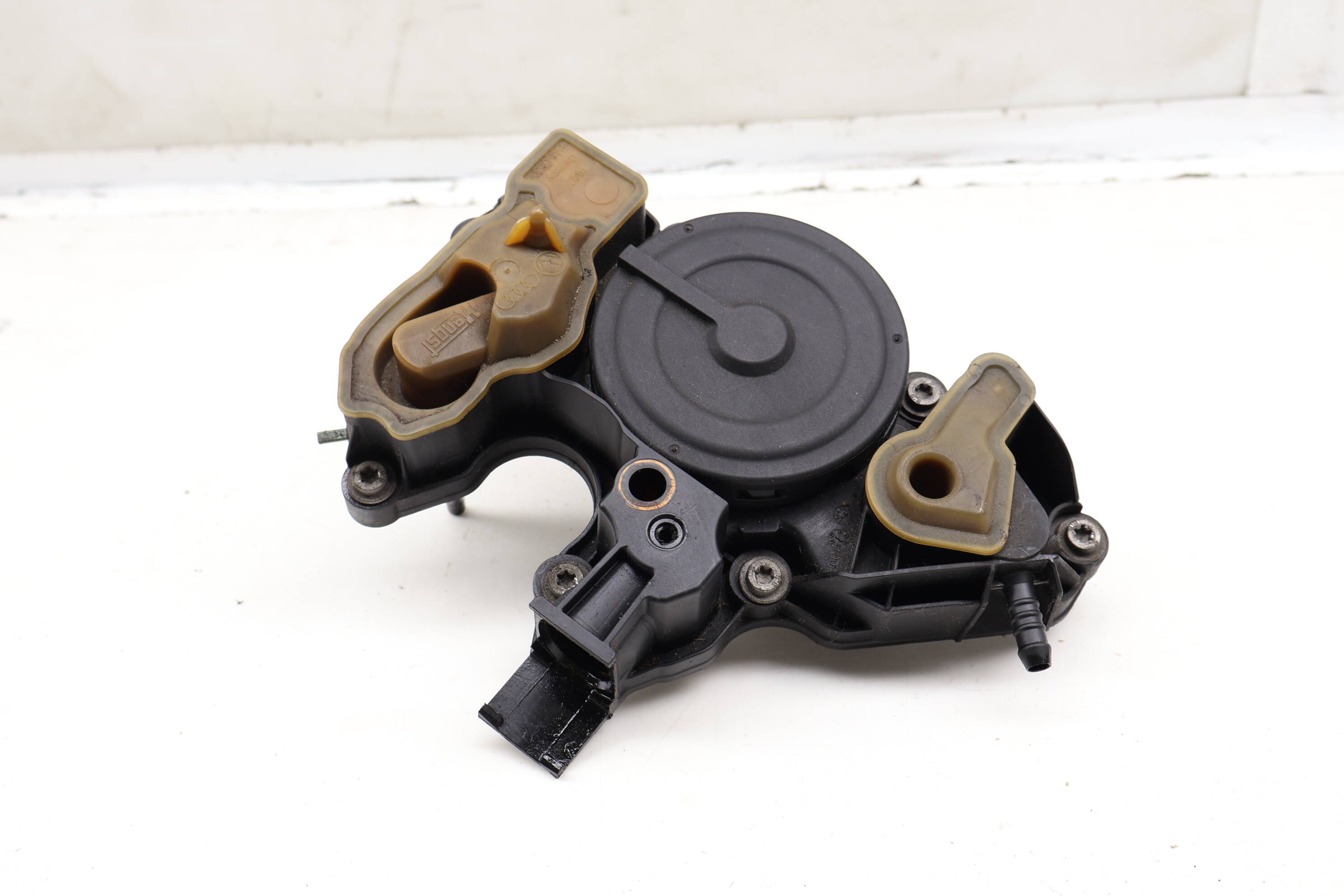 Pcv / Engine Oil Separator 06K103495AG