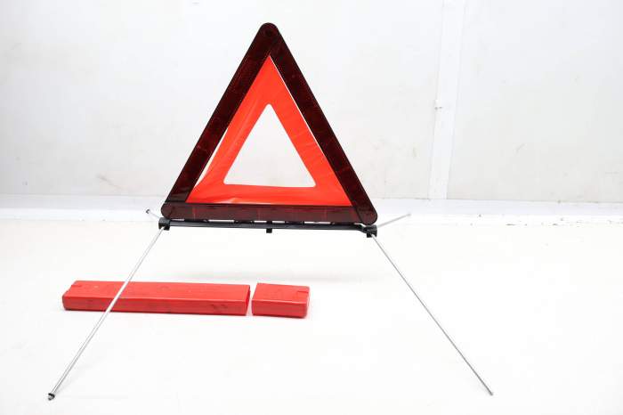 Safety Warning Triangle 8D9860251B main product photo