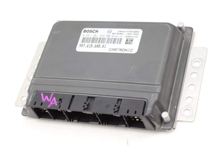 Porsche Ecu / Dme Engine Control Module 99761860801