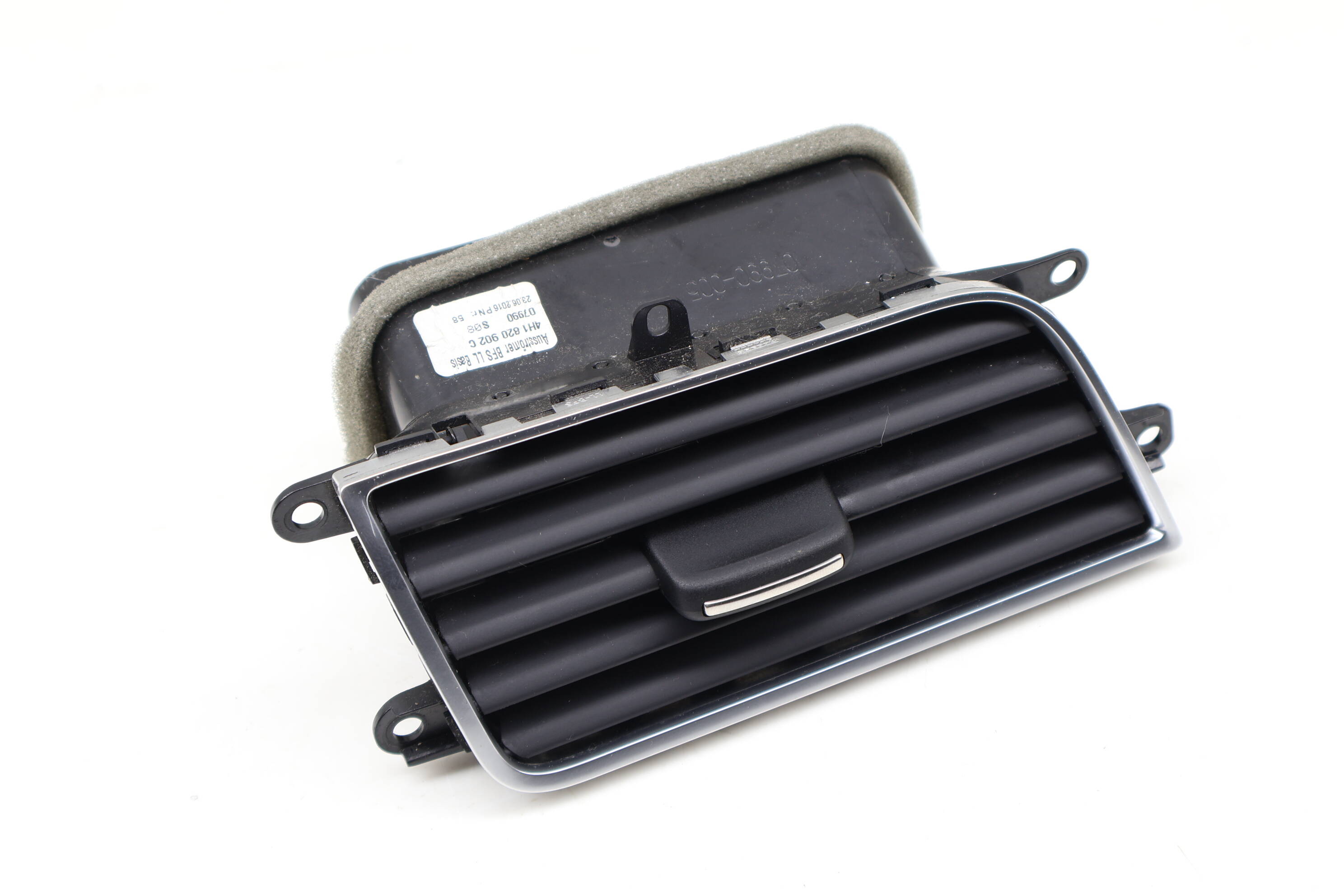 Dash Air Vent 4H1820902C