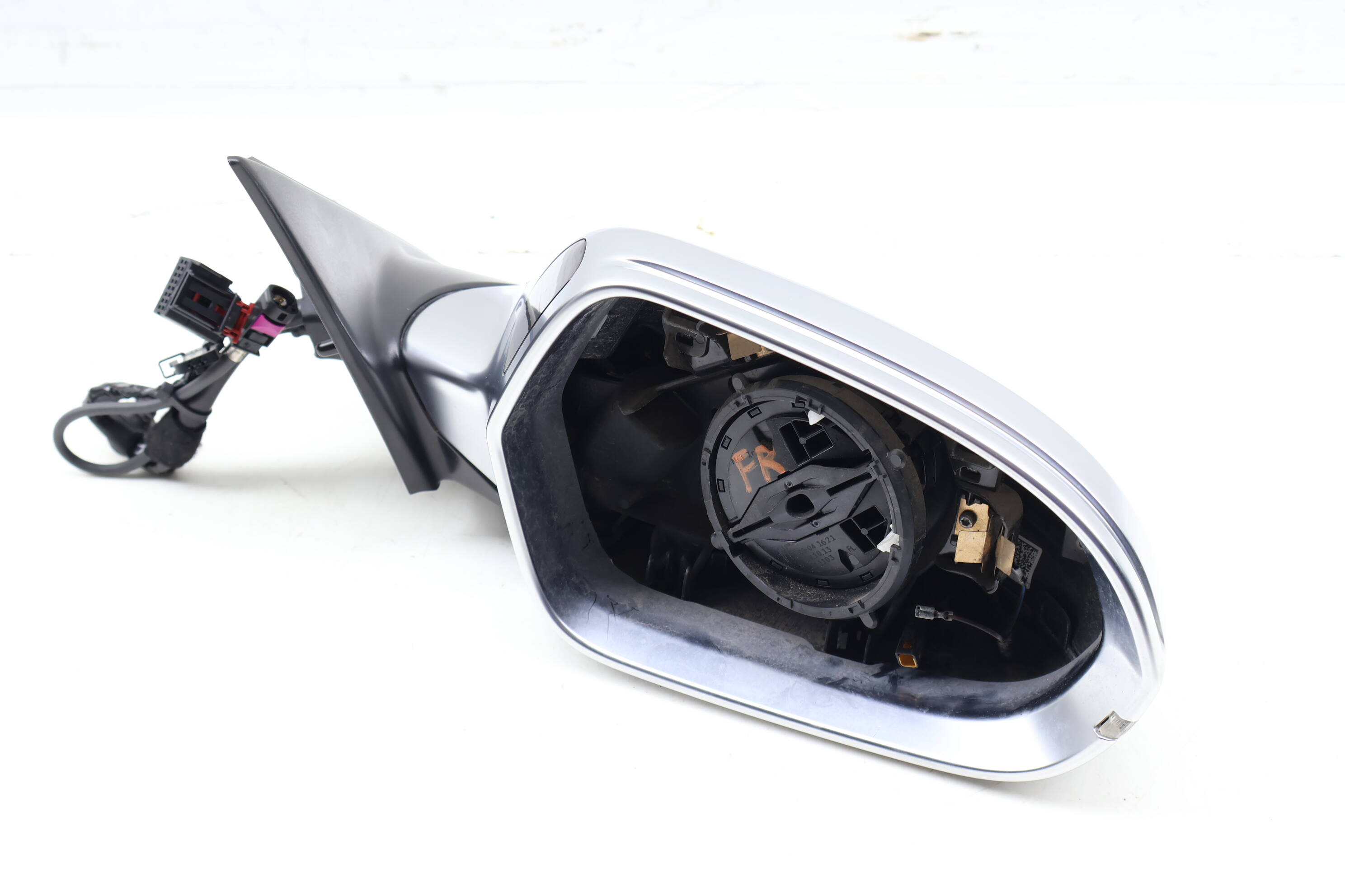 Side View Door Mirror W/ Blind Spot Indicator & Camera 4G1857410AL