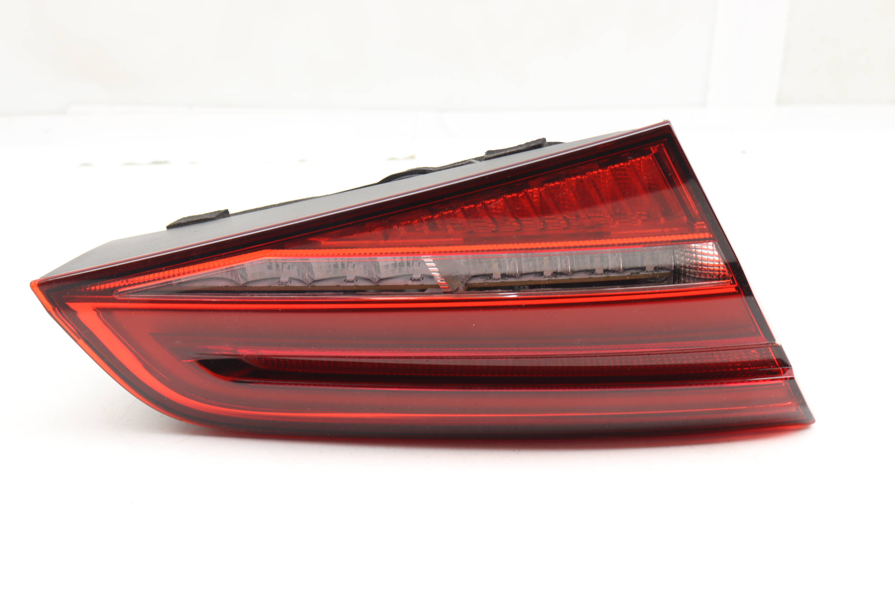 Audi Left Inner Led Tail Light / Lamp 8V4945093E