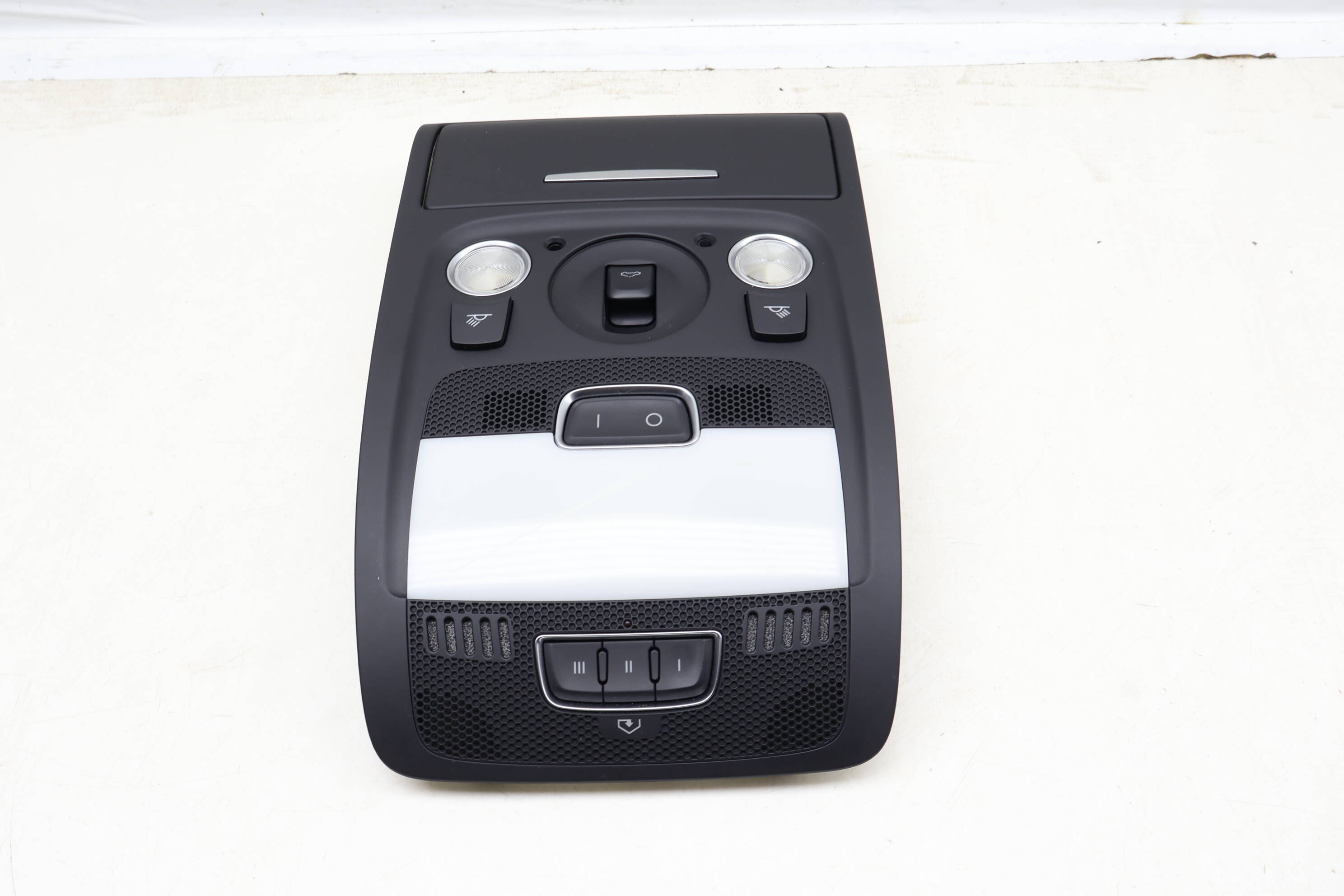 Dome Reading Light / Sun Roof Switch 8T0947135BM