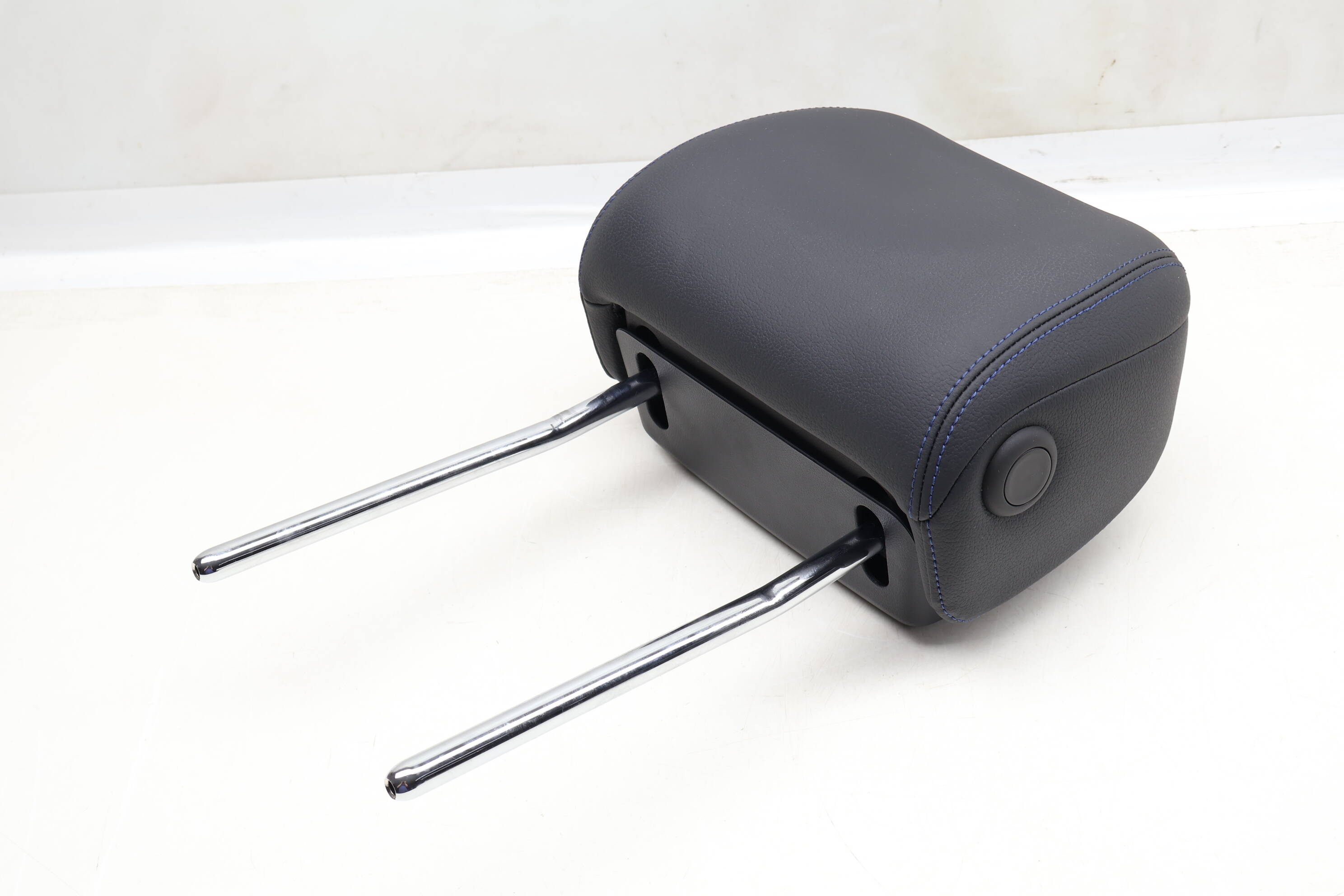 Headrest&#x20;&#x2F;&#x20;Head&#x20;Rest&#x20;8W5881901BH