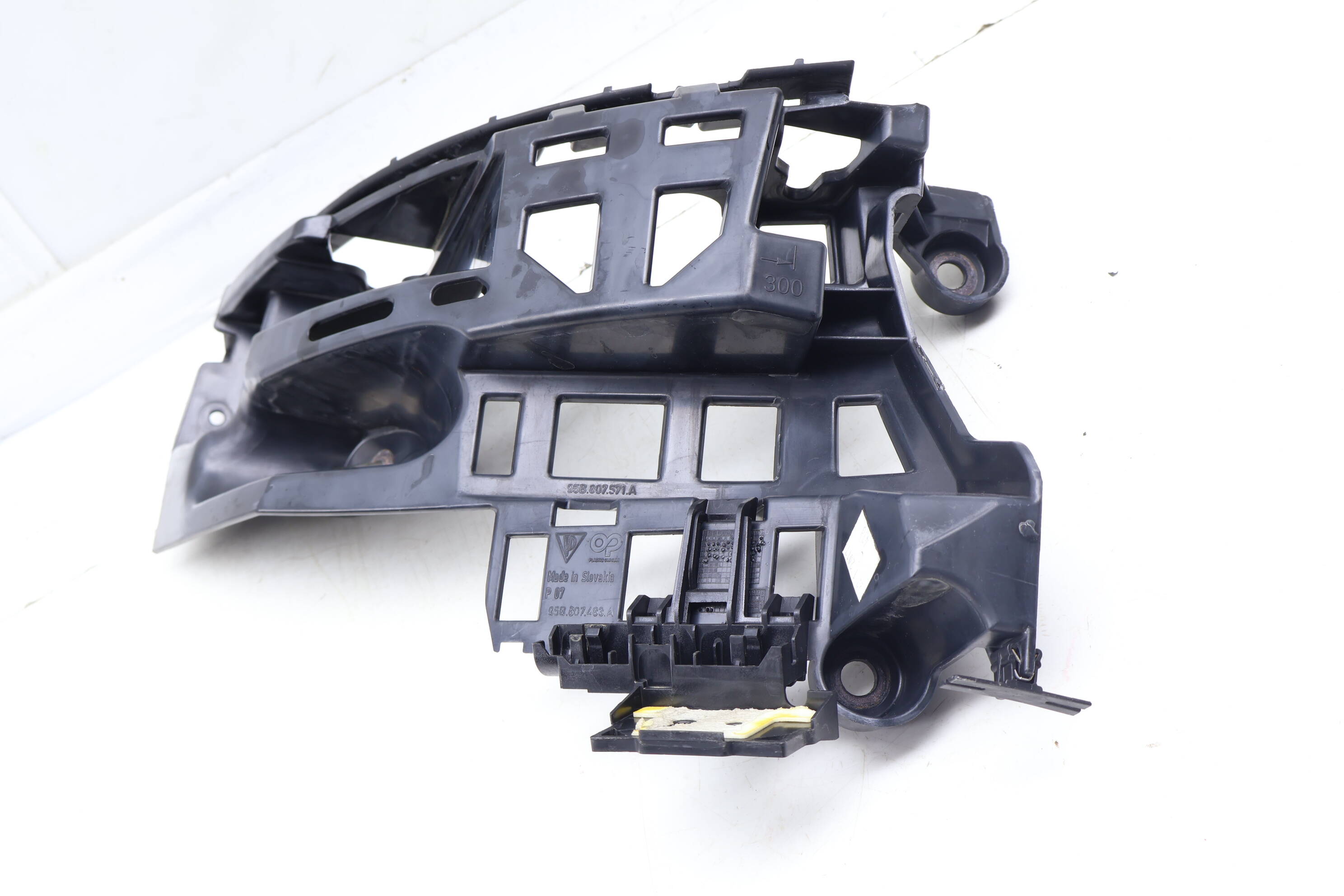 Bumper Mount Bracket 95B807483A