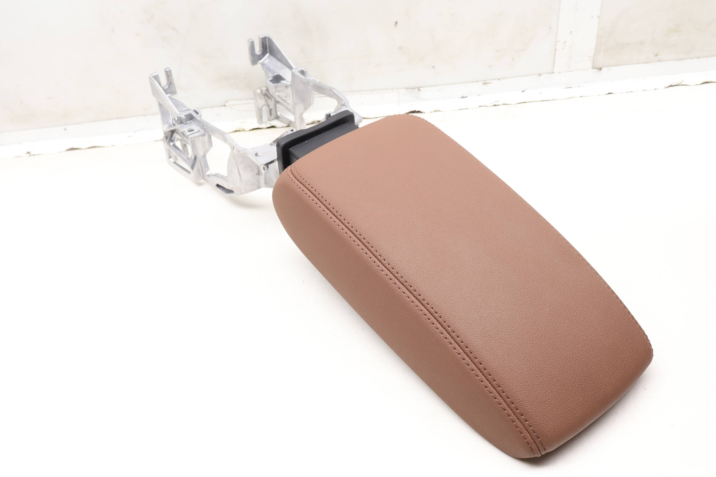 Center Armrest / Arm Rest 83A864207A