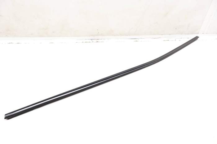 Exterior Door Window Slot Seal / Trim 51357420839 main product photo