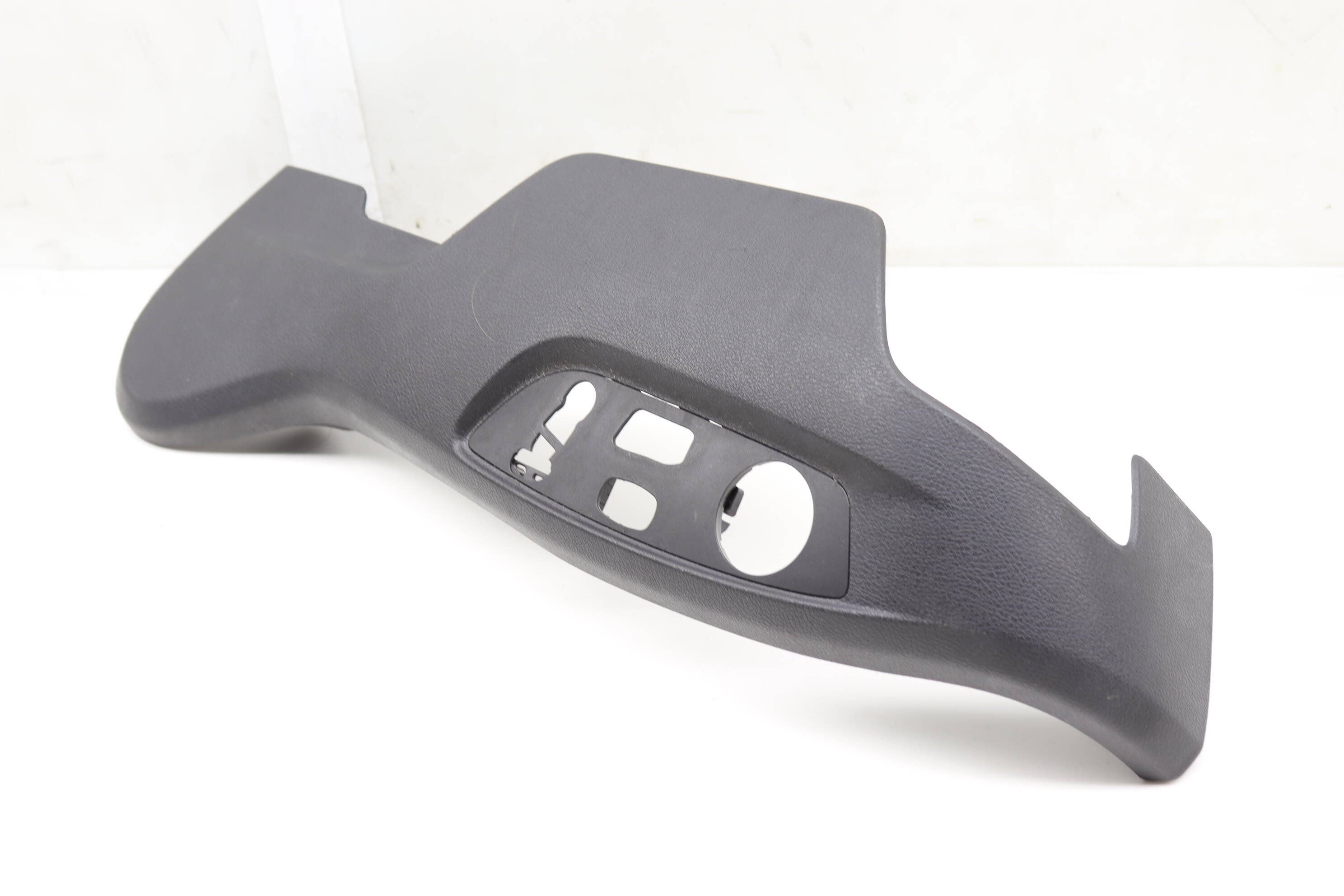 Outer Seat Trim / Panel 7P6881313C