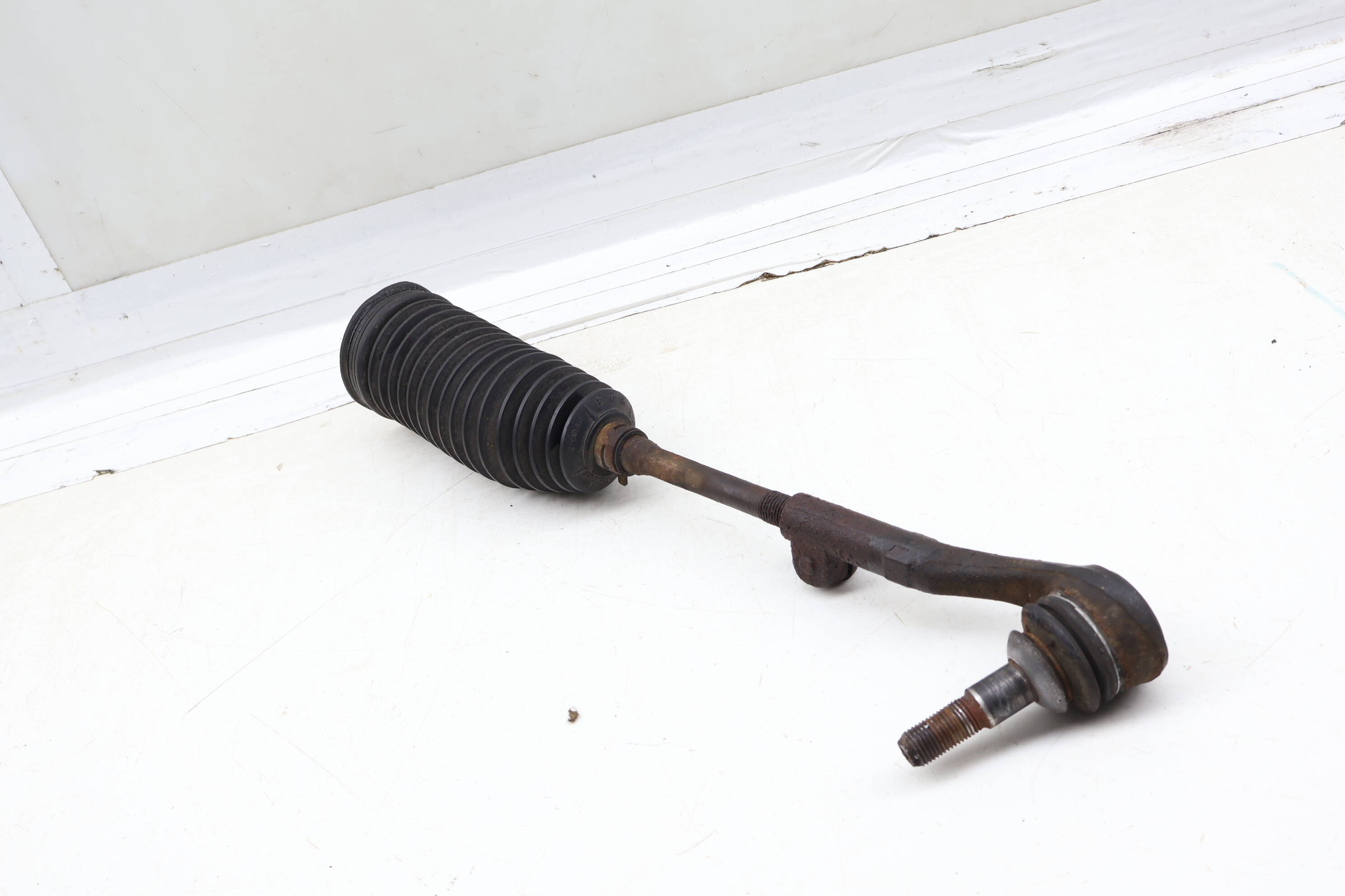 Steering Tie Rod W/ Boot 32106765236