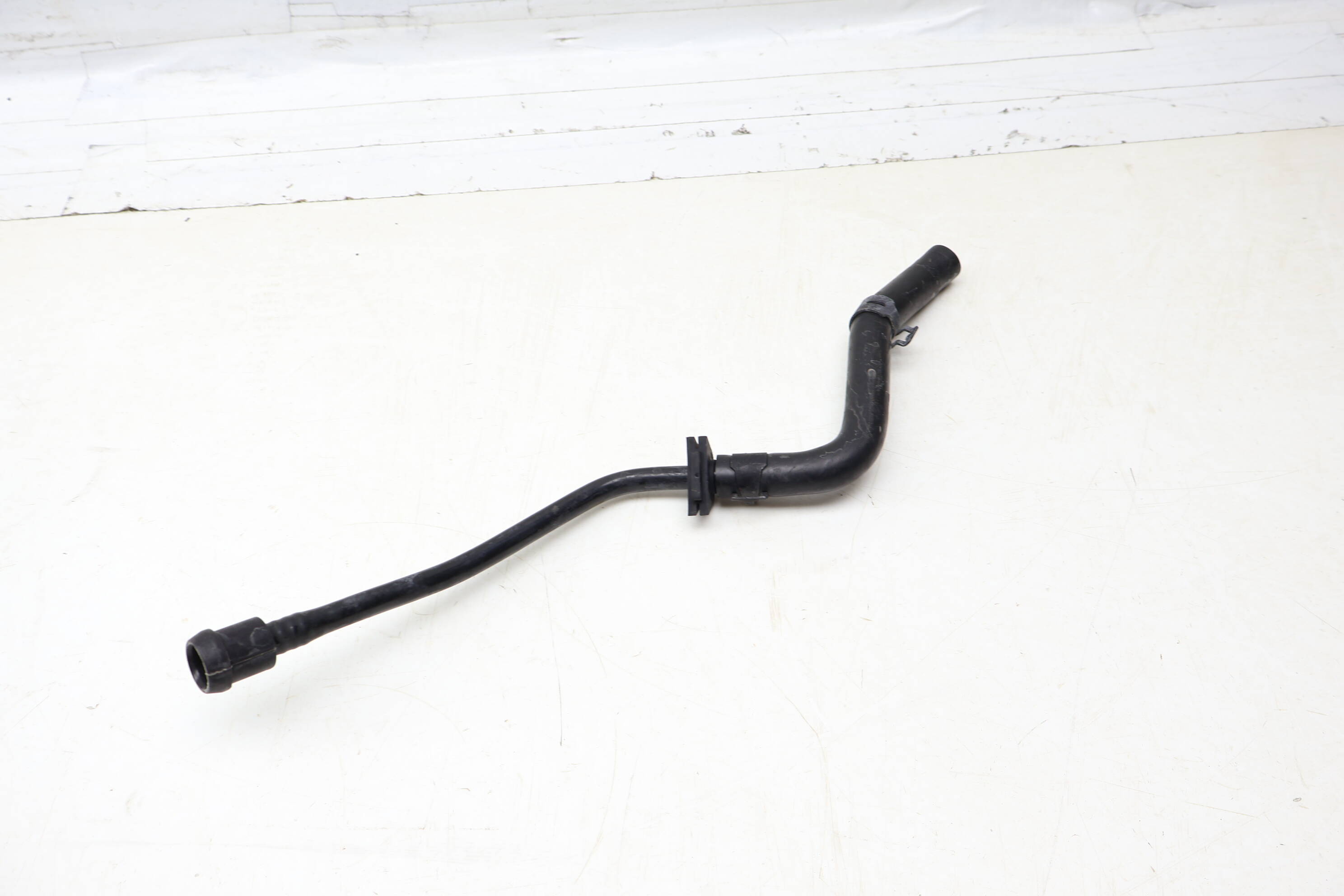 Coolant Breather Line / Tube 8W1121081AK