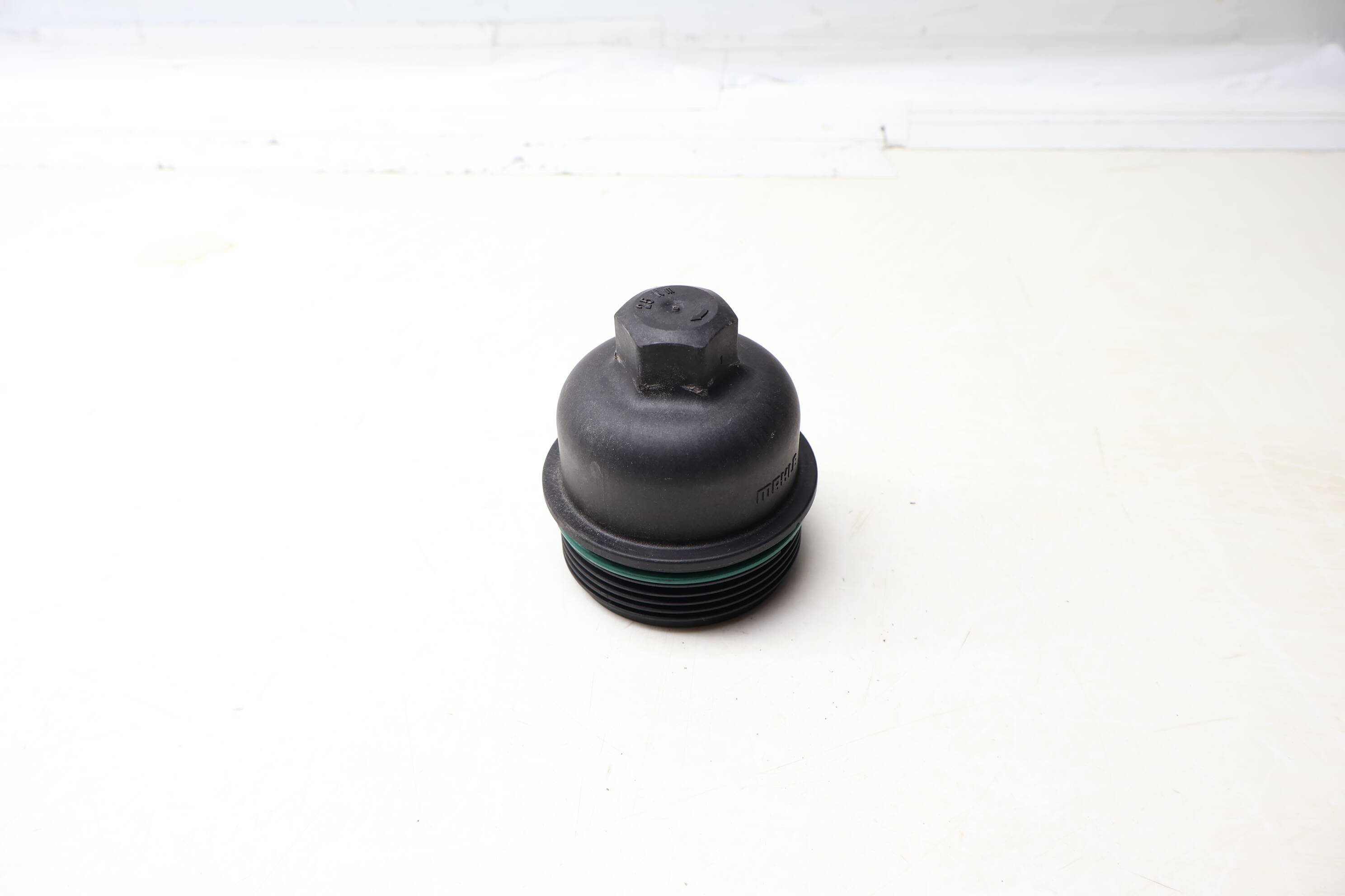 Engine Oil Filter Cover / Cap 11428507685